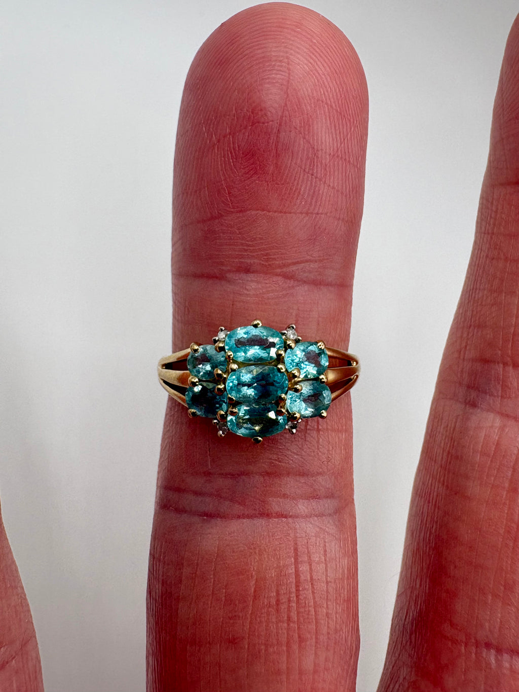 9ct diamond and apatite ring