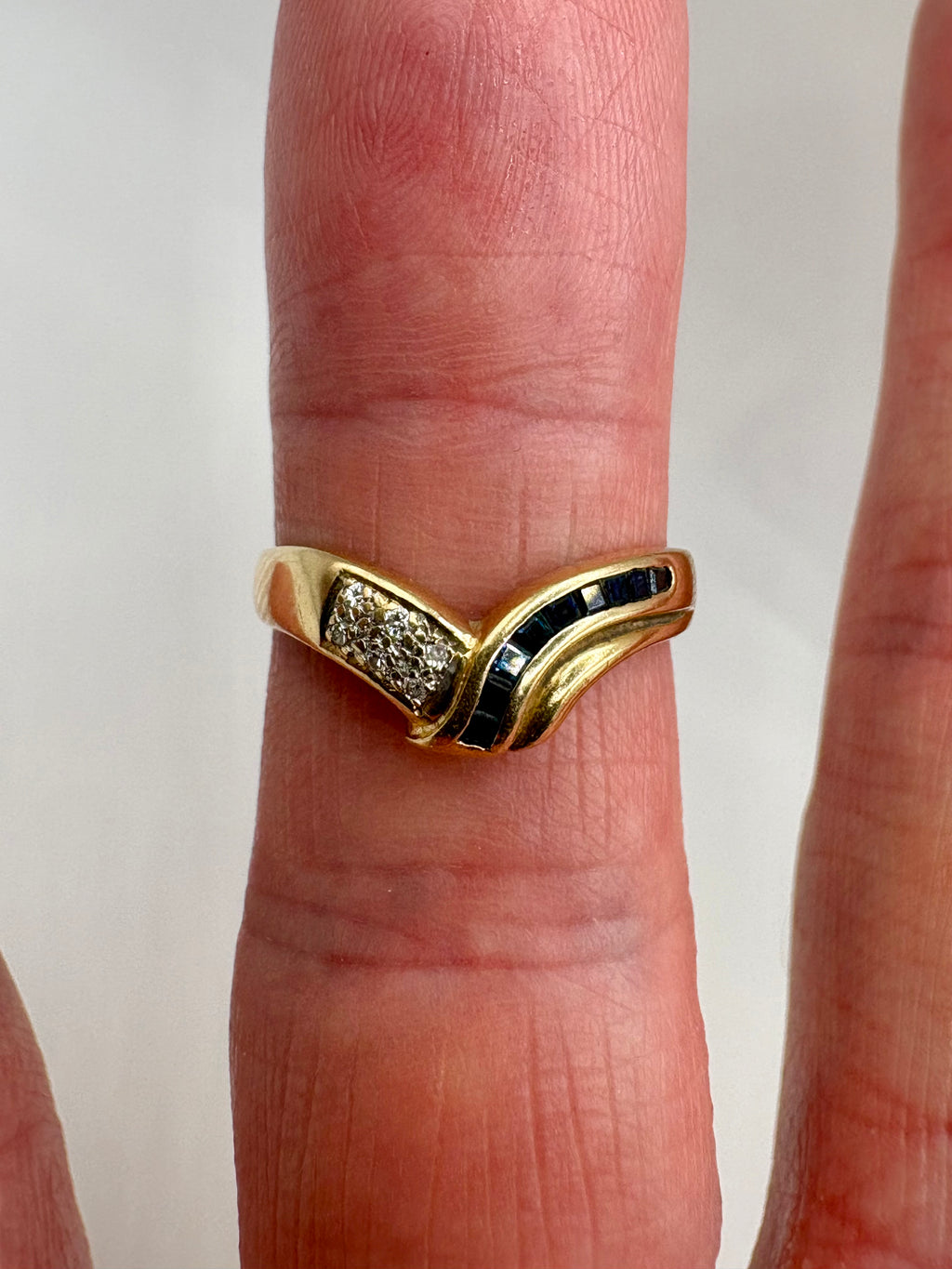 14ct gold sapphire and diamond ring