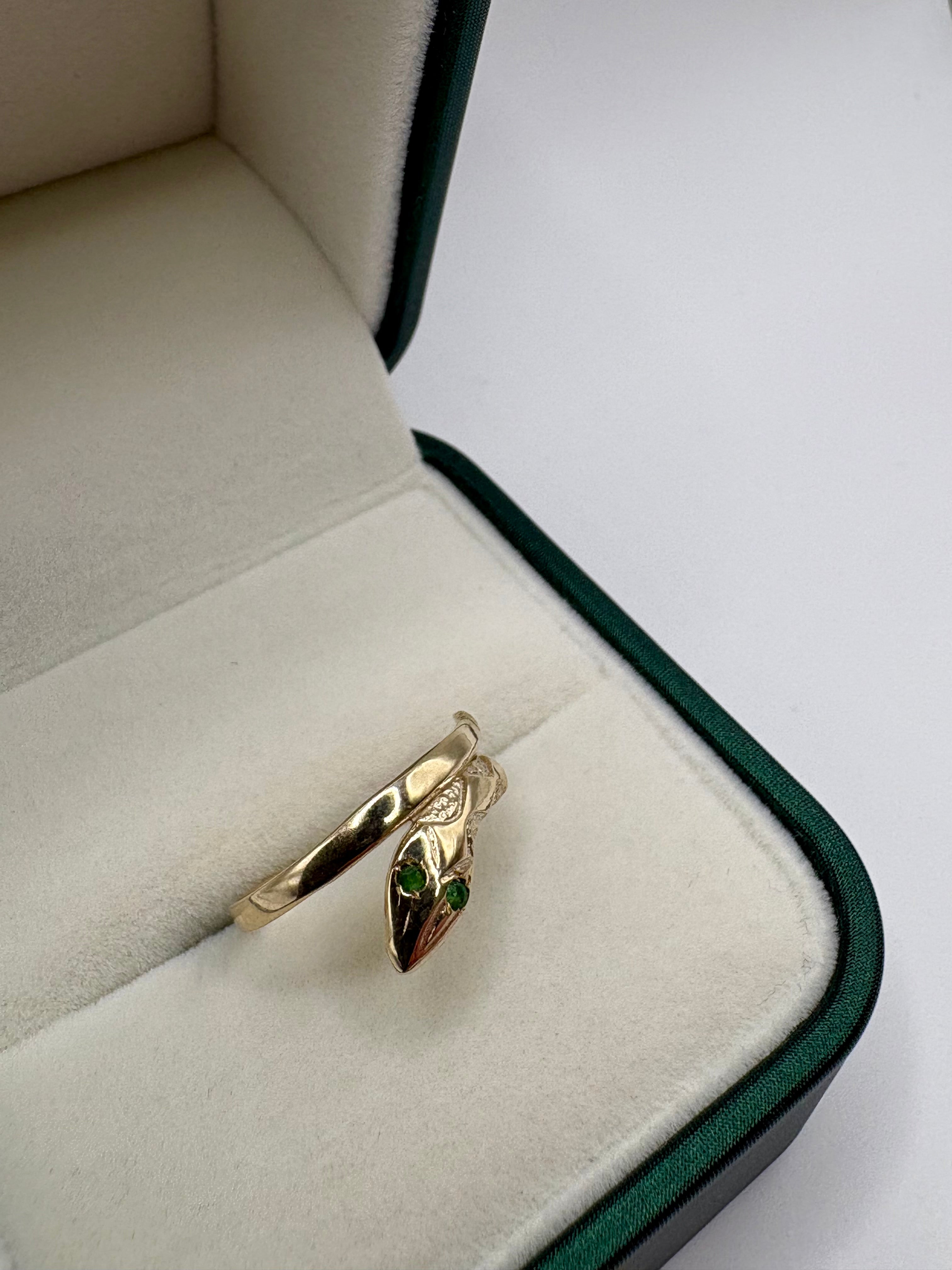 9ct gold emerald snake ring