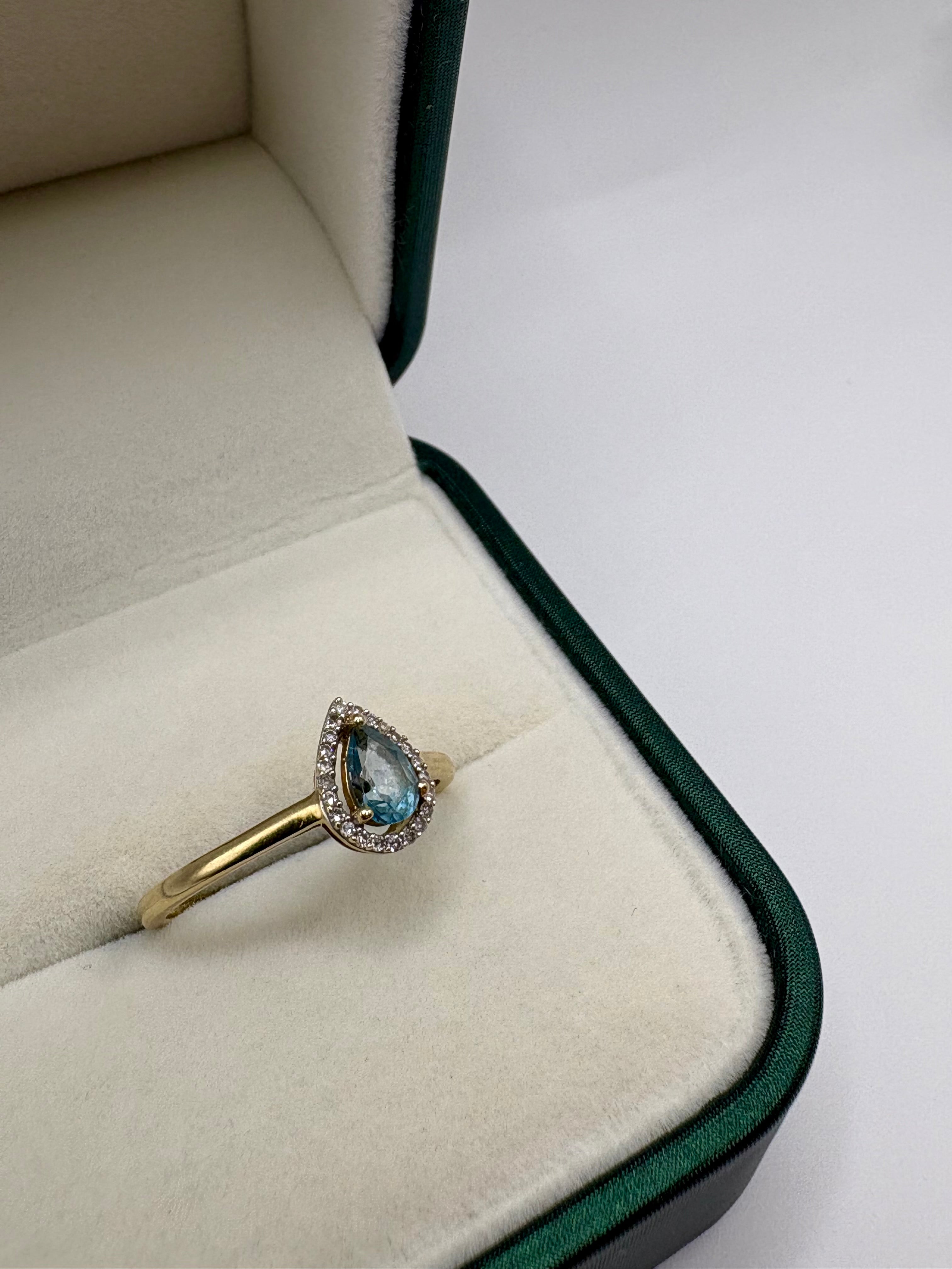 9ct aquamarine and diamond ring