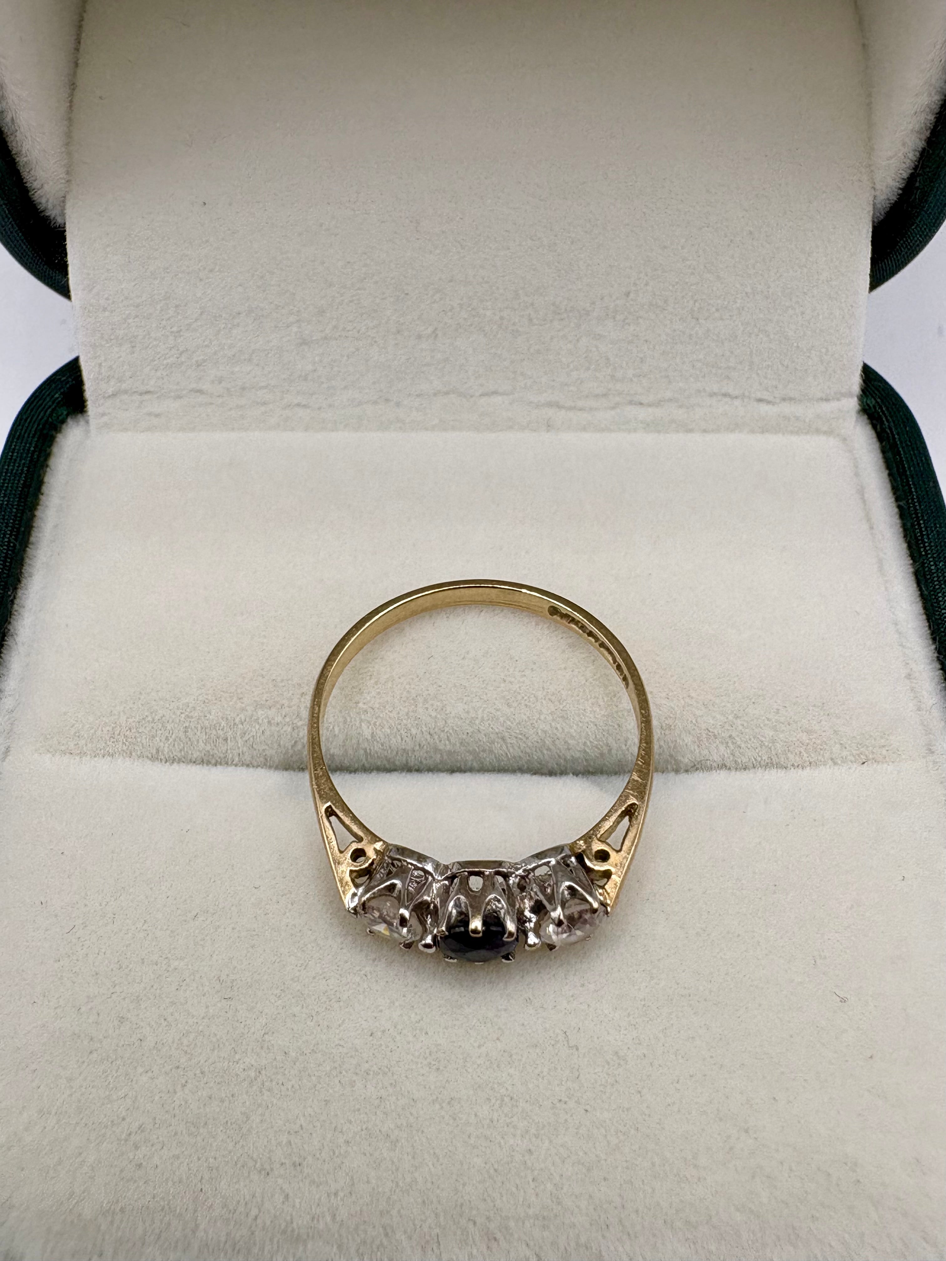 9ct gold sapphire and cz ring