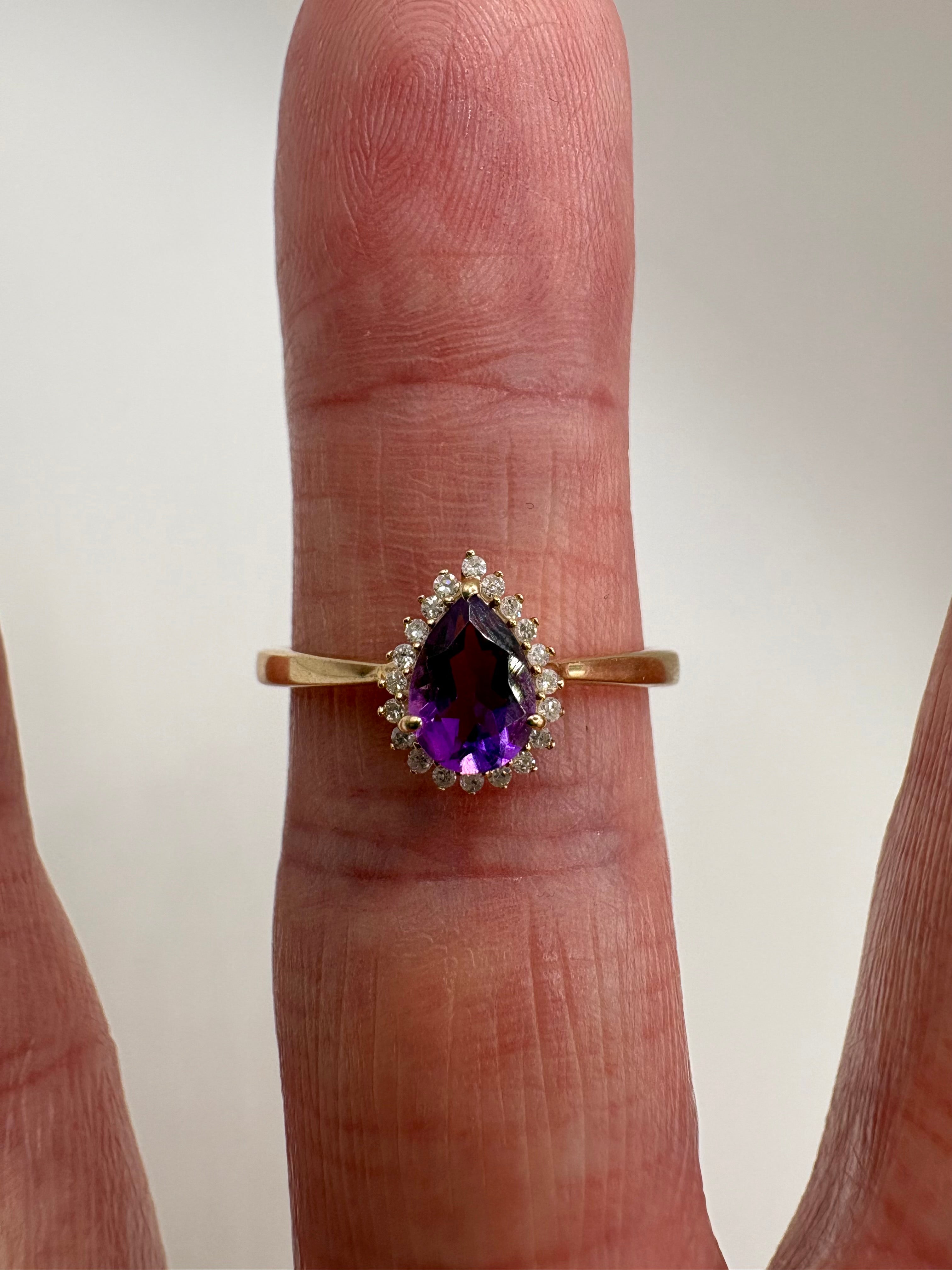9ct gold amethyst and diamond ring