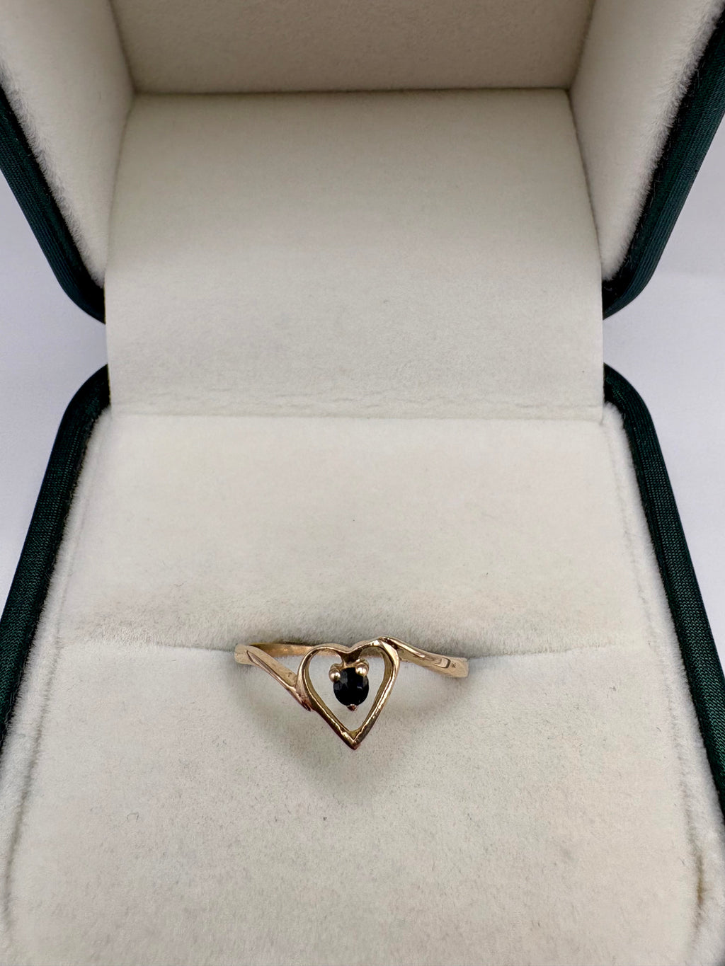 9ct gold sapphire heart ring