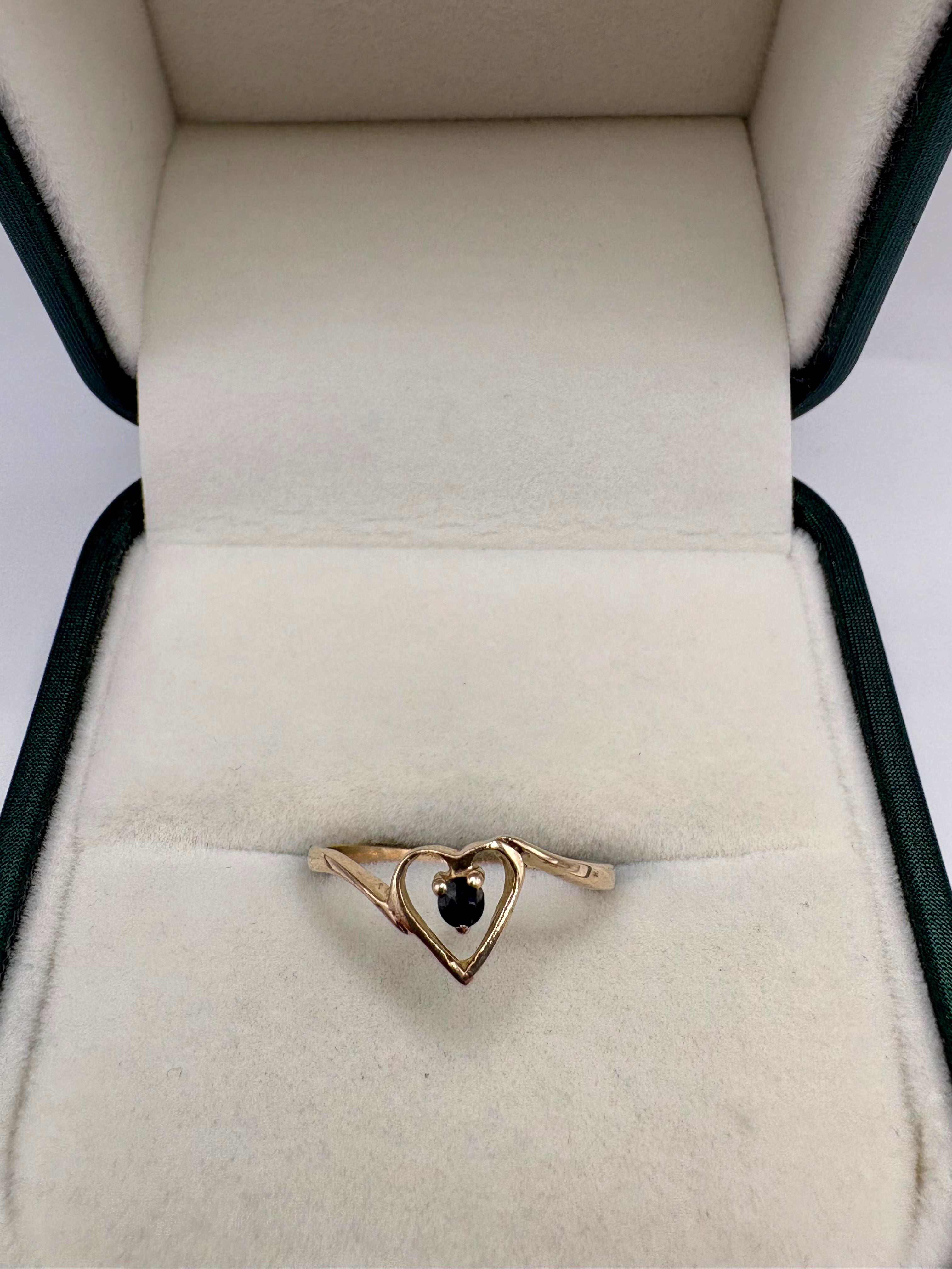 9ct gold sapphire heart ring