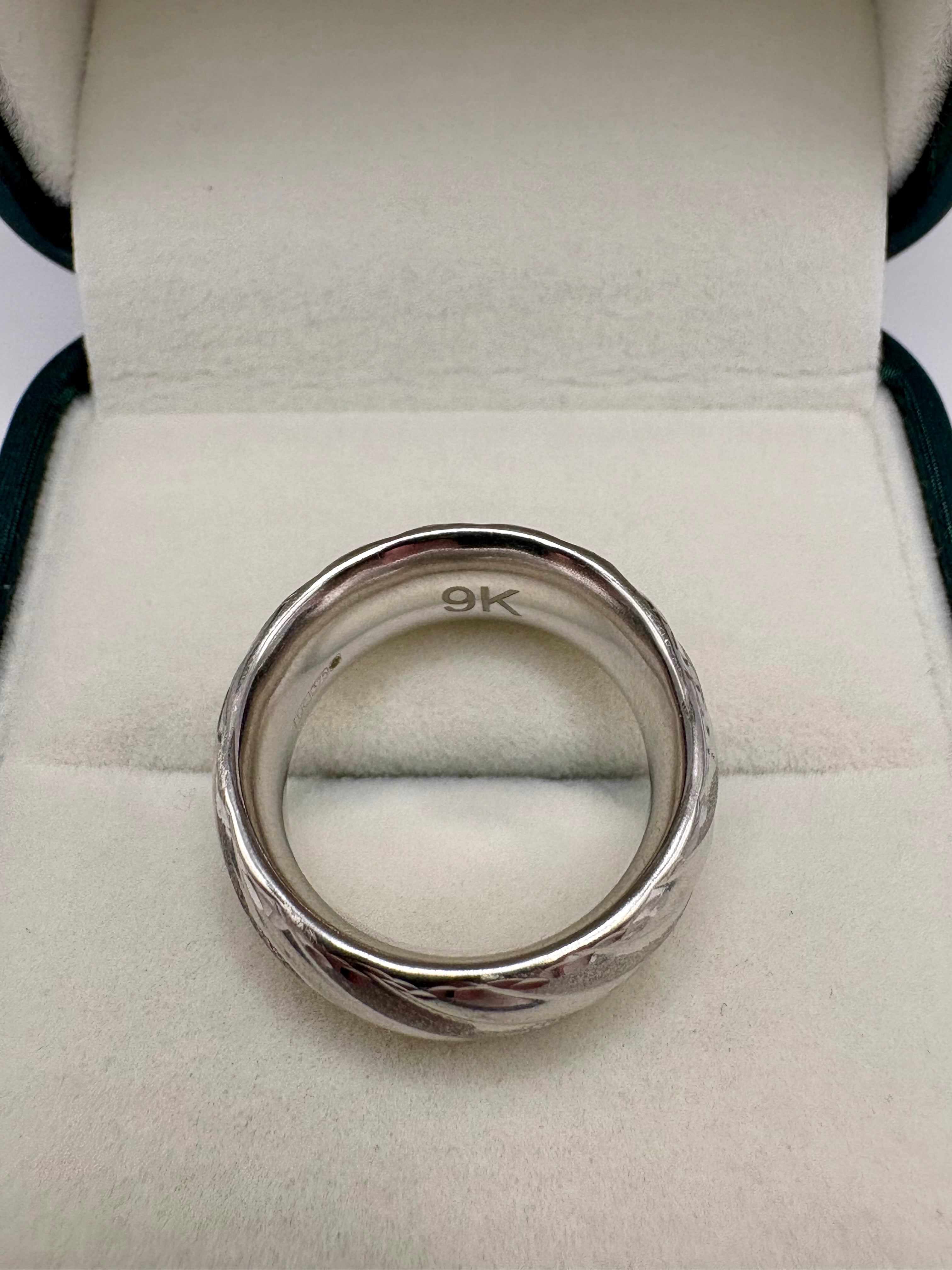 9ct white gold band ring