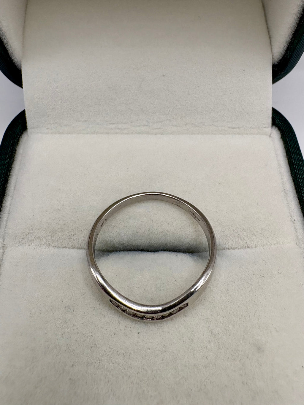 9ct gold diamond wishbone ring