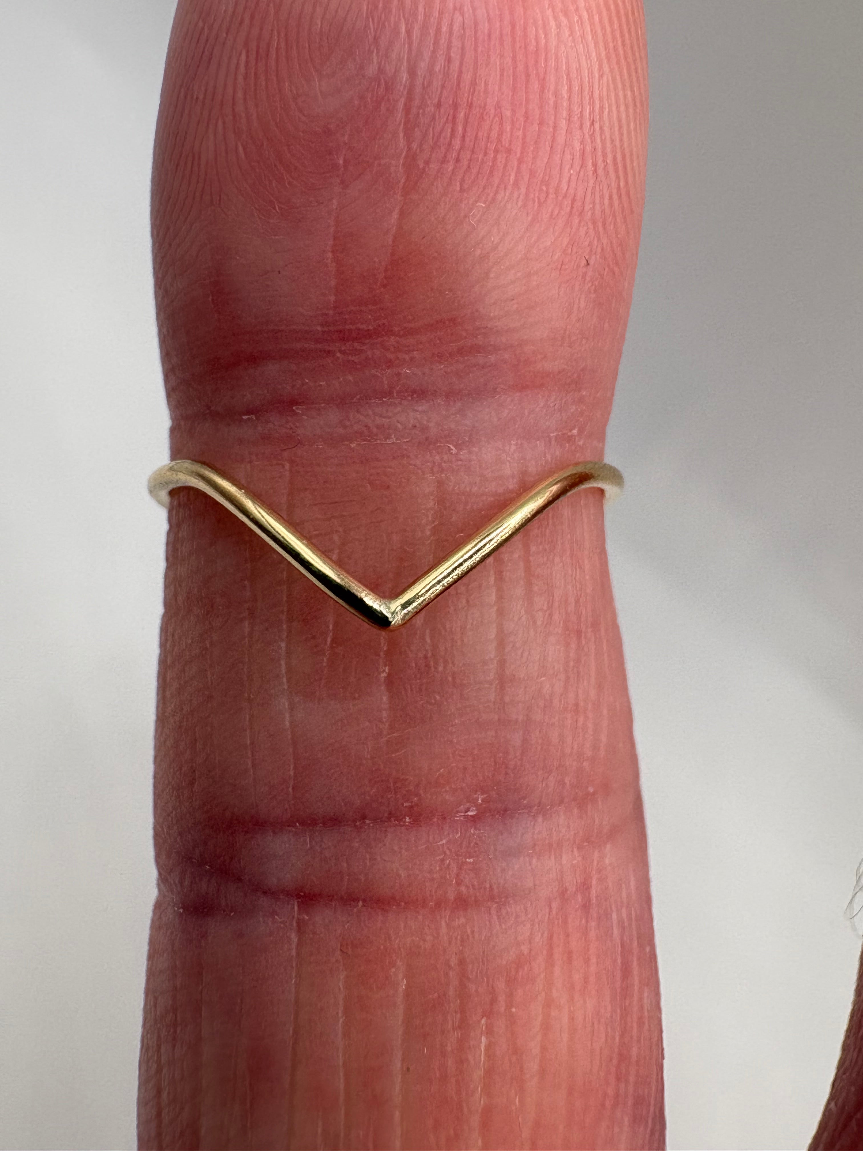 9ct gold wishbone ring
