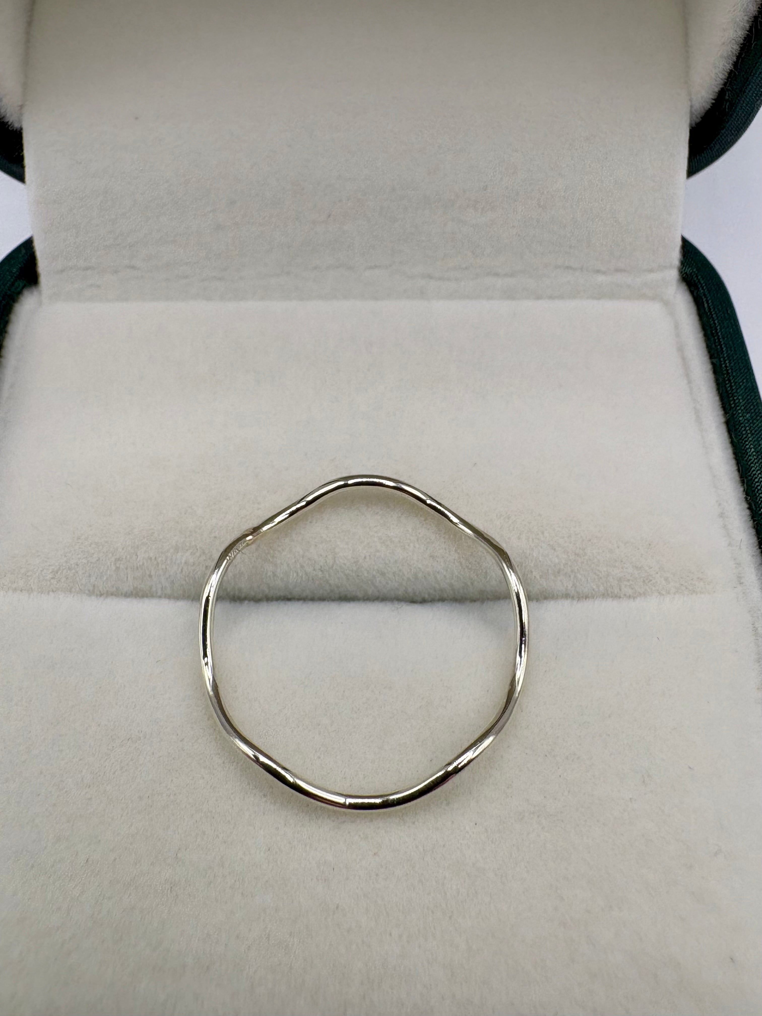 9ct white gold wavy ring