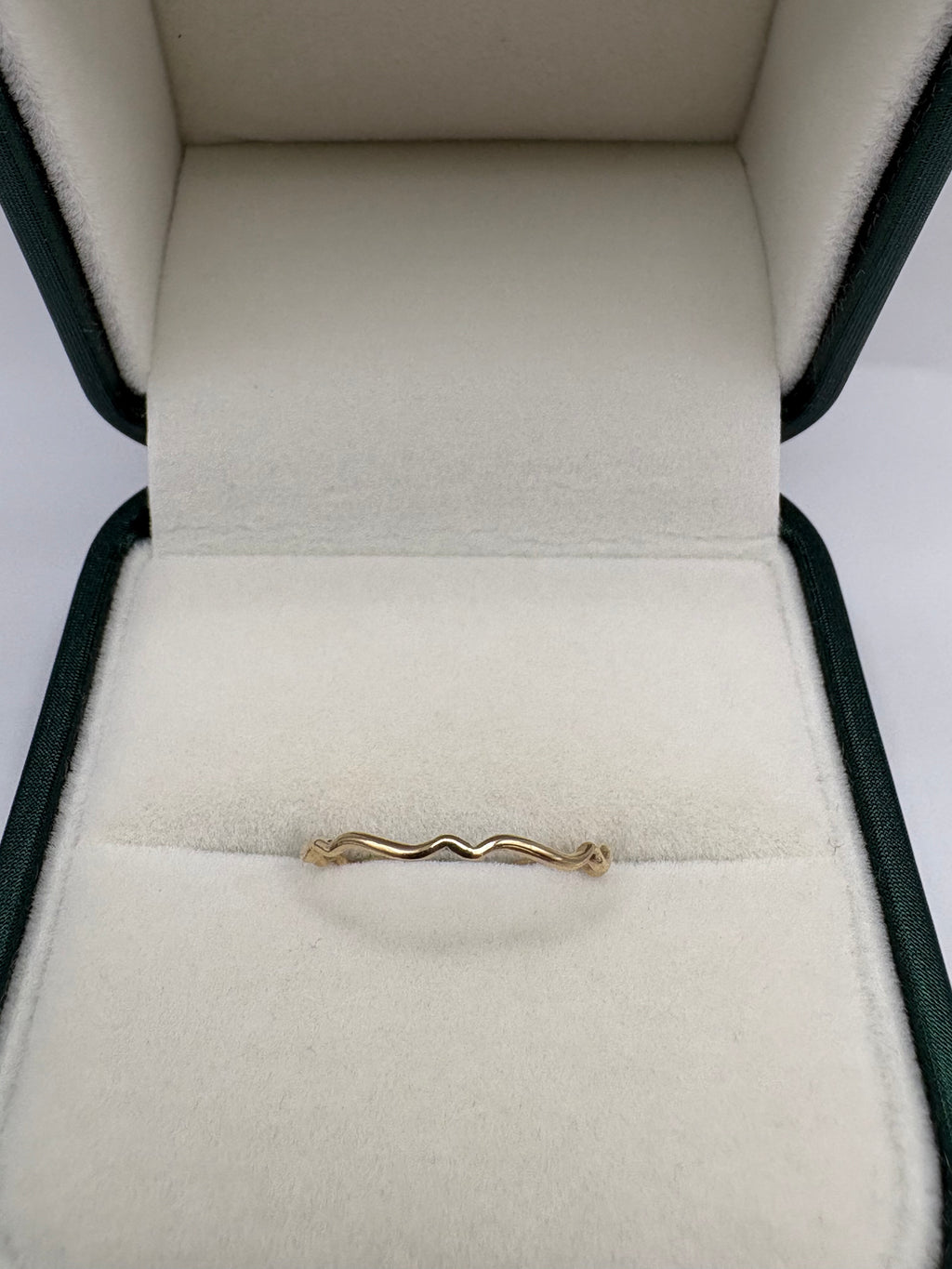 9ct gold tidal wave ring