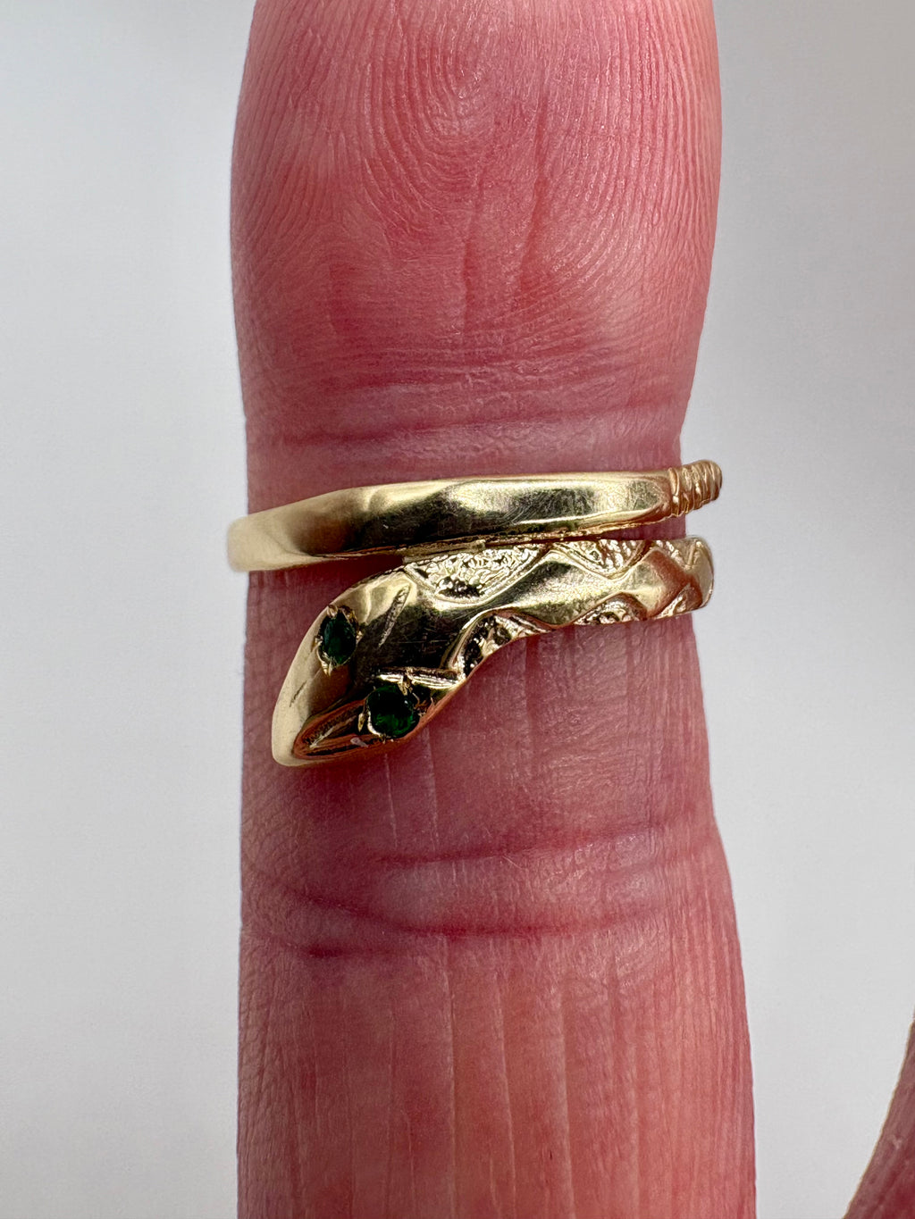 9ct gold emerald snake ring