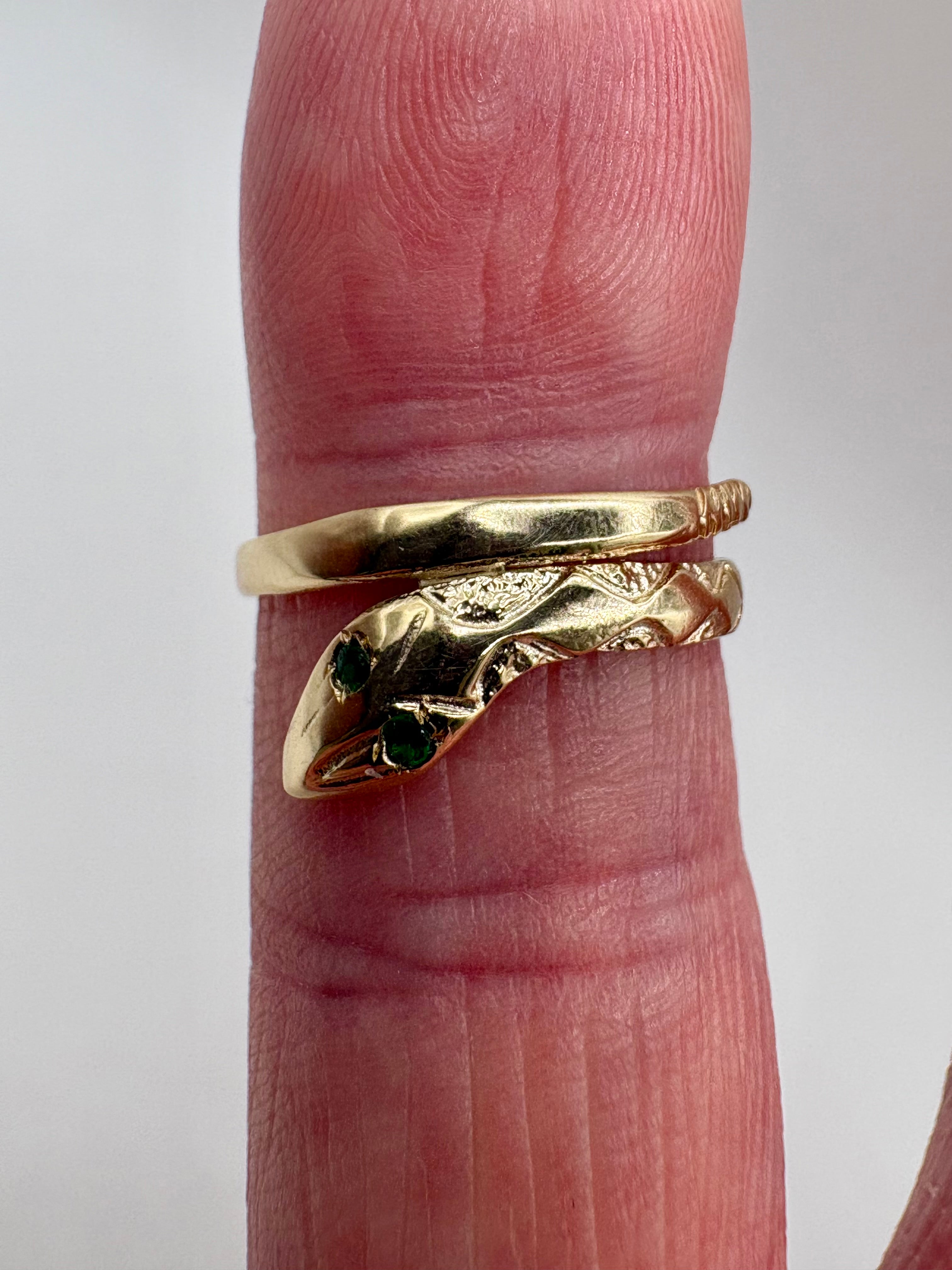 9ct gold emerald snake ring