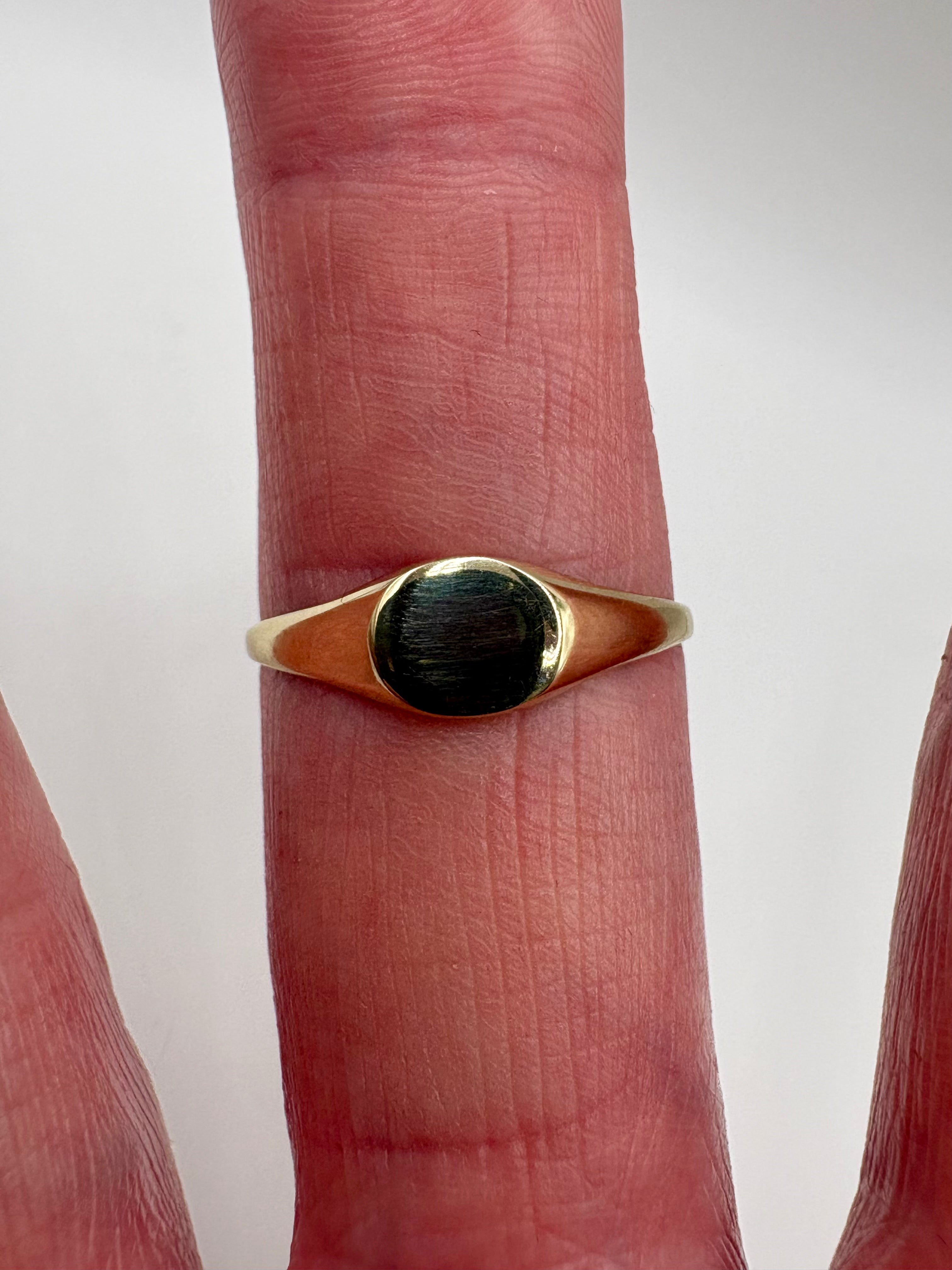 9ct gold signet ring
