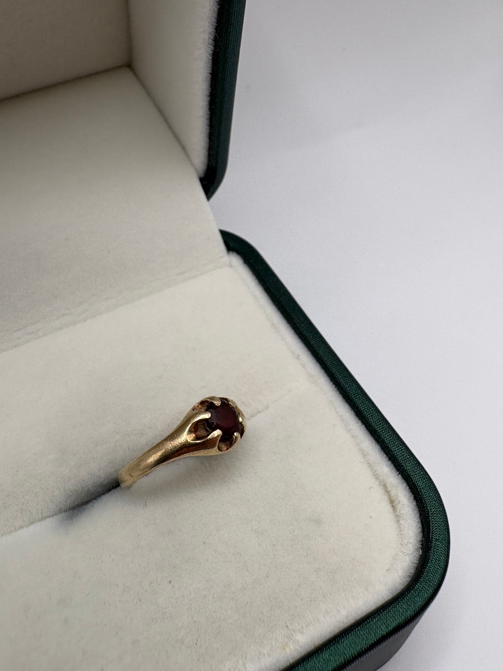 9ct gold garnet gypsy ring
