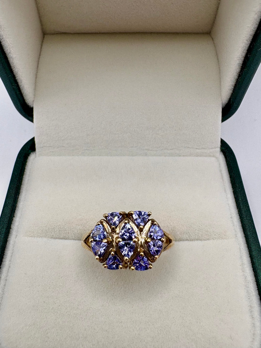9ct gold tanzanite ring