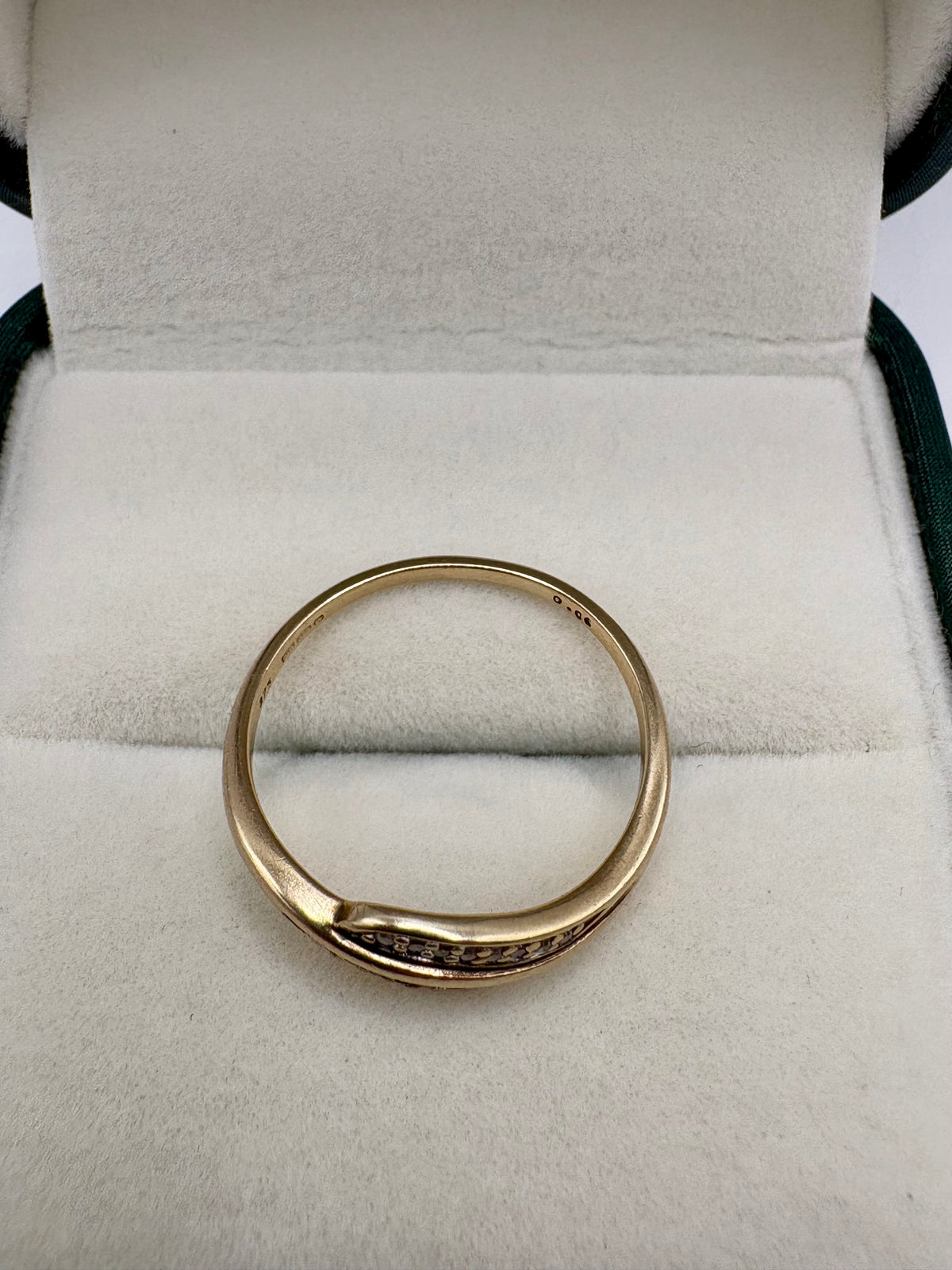 9ct gold diamond ring