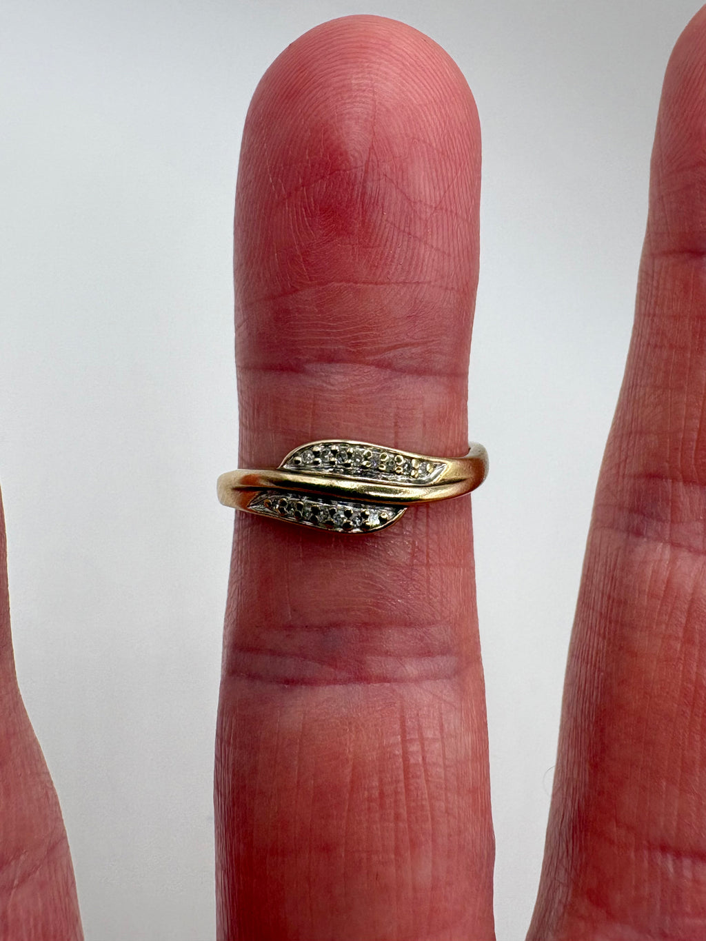 9ct gold diamond ring