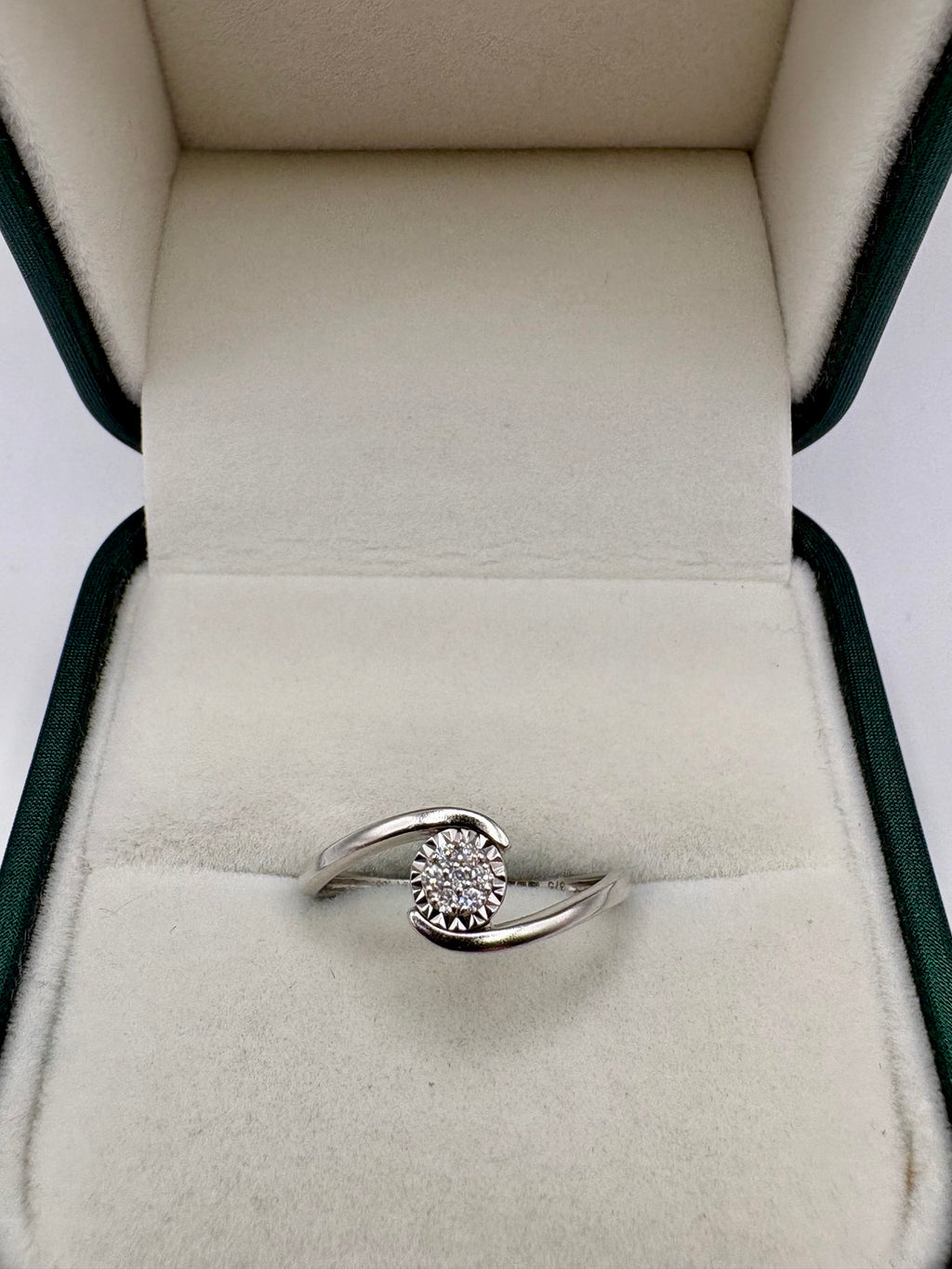9ct white gold diamond cluster ring