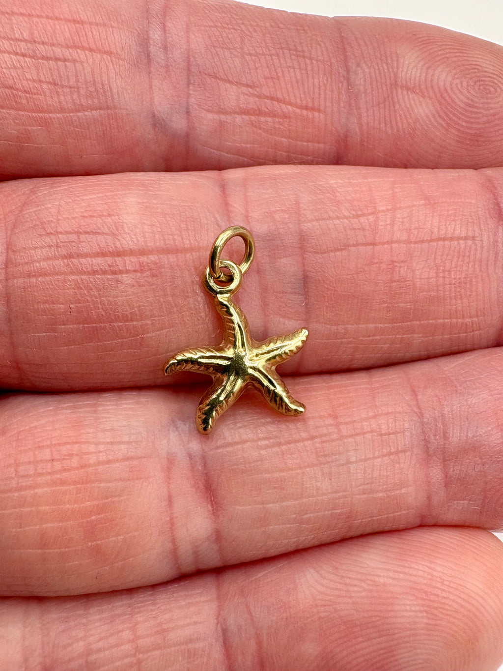 9ct gold starfish charm