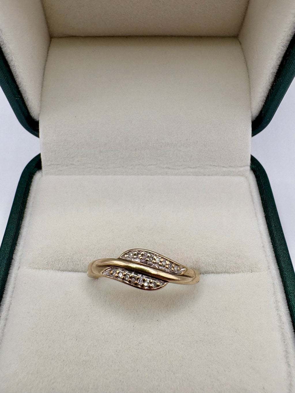 9ct gold diamond ring
