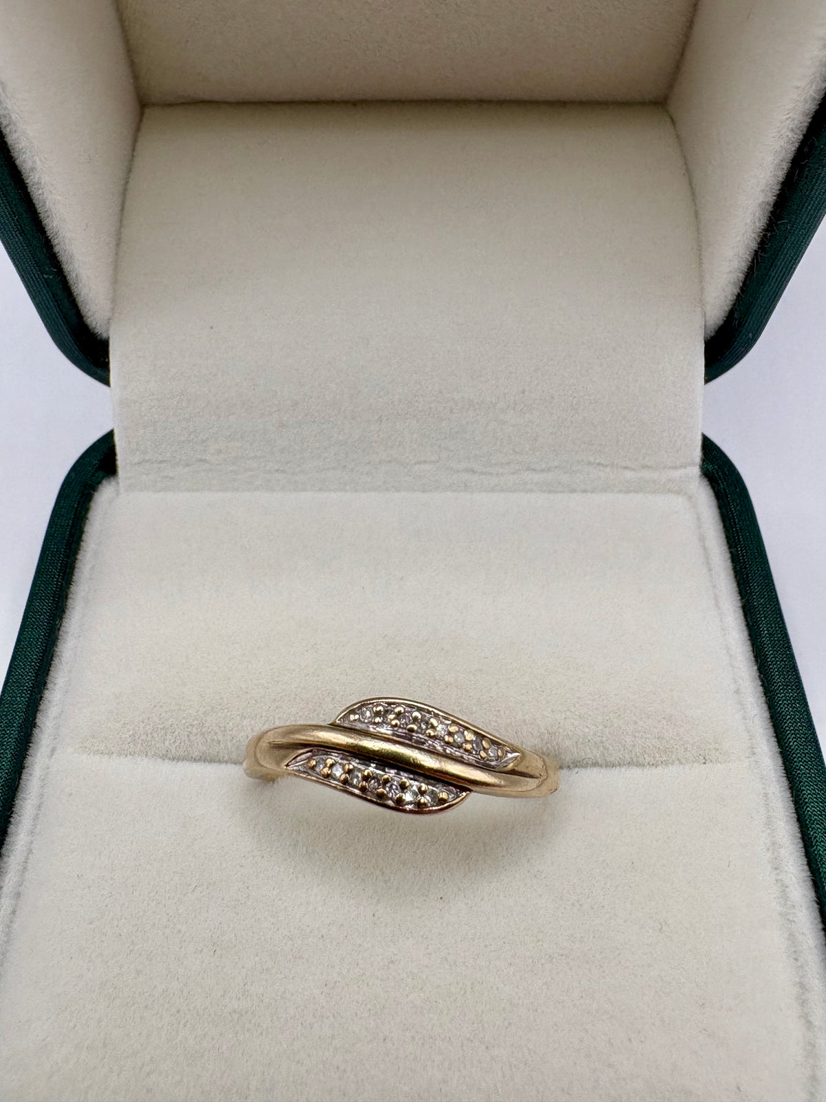 9ct gold diamond ring