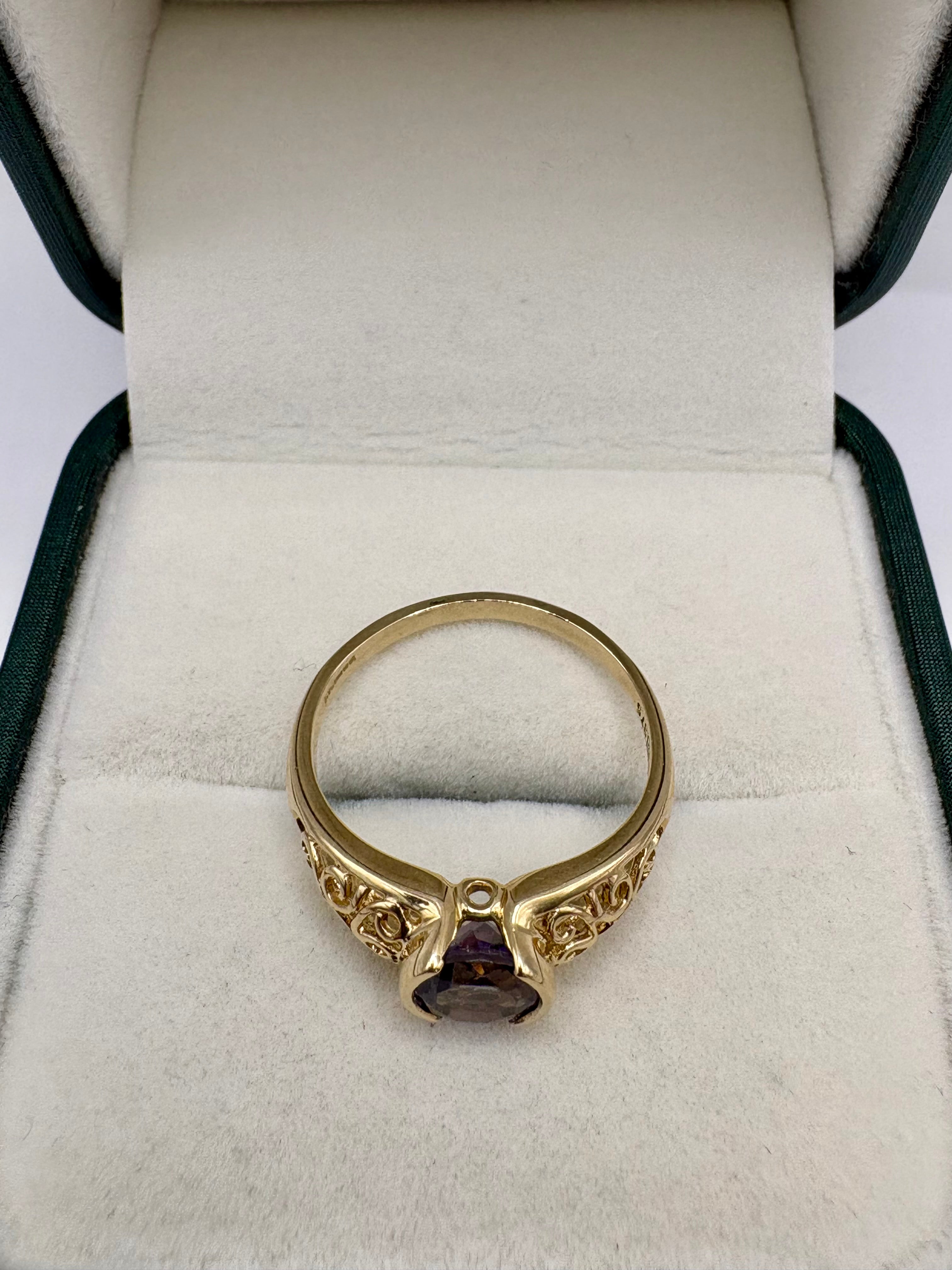 9ct gold iolite ring