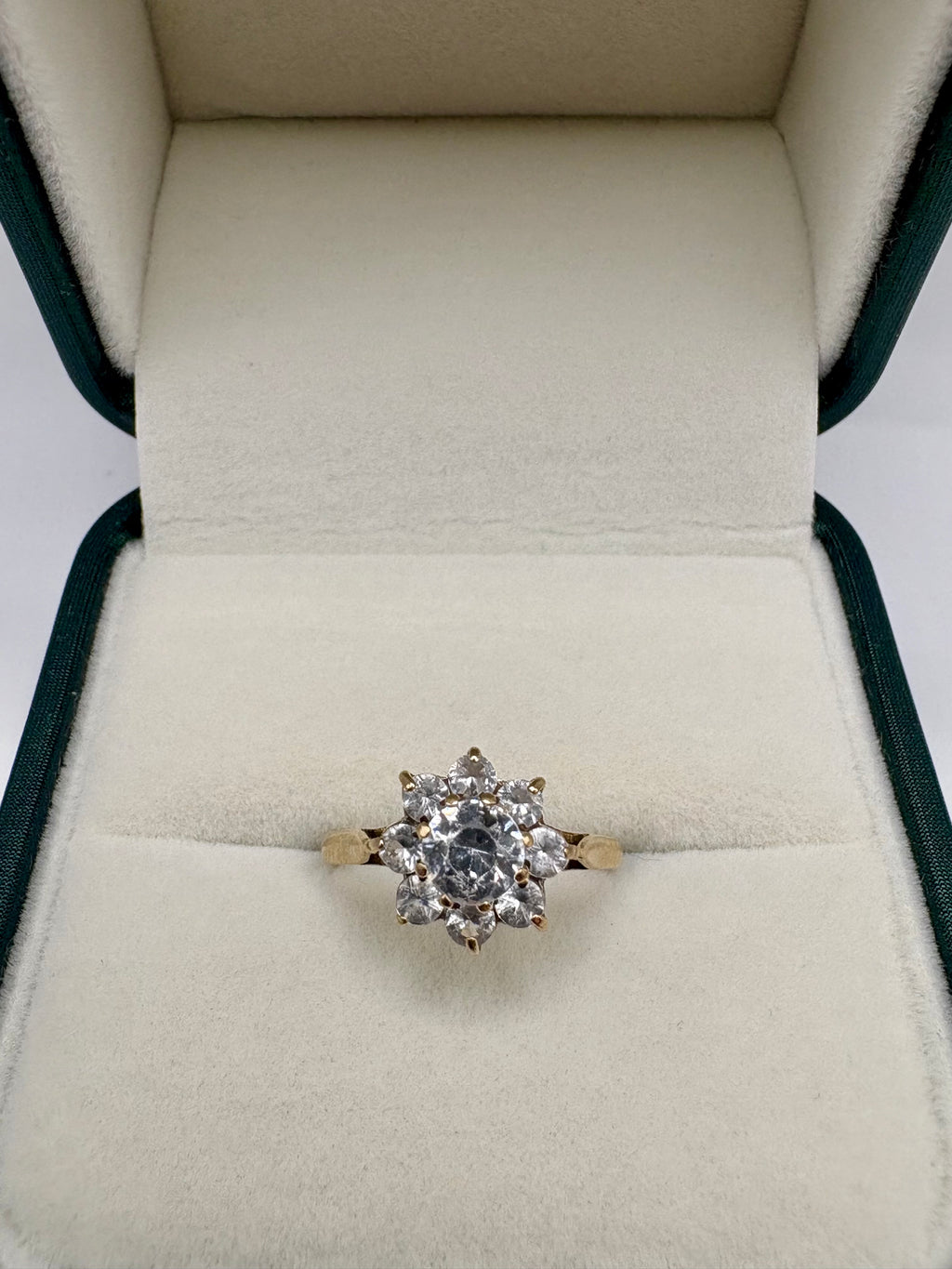 9ct gold vintage 1975 synthetic spinel ring