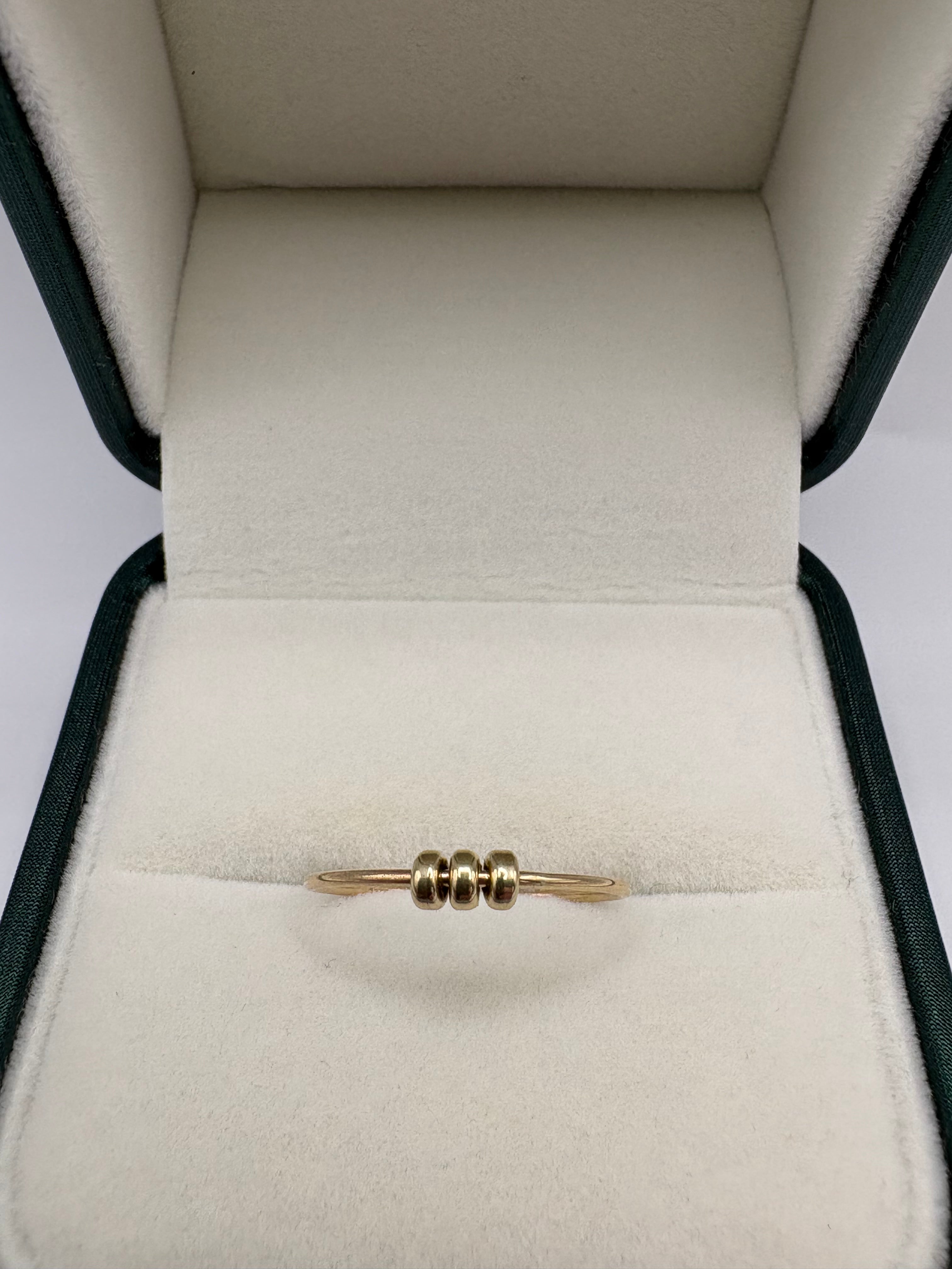 9ct gold fidget ring