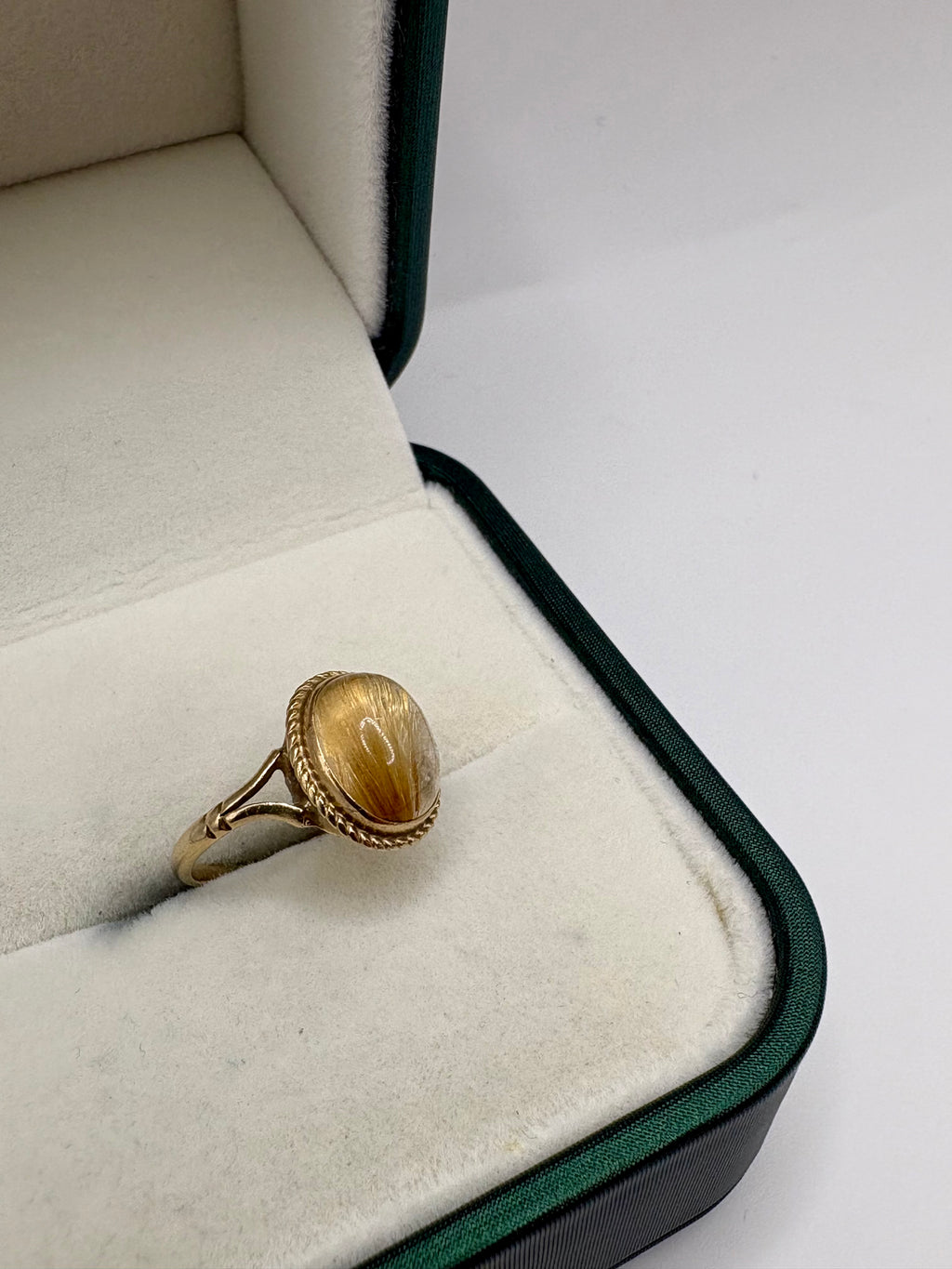 9ct gold rutile quartz ring