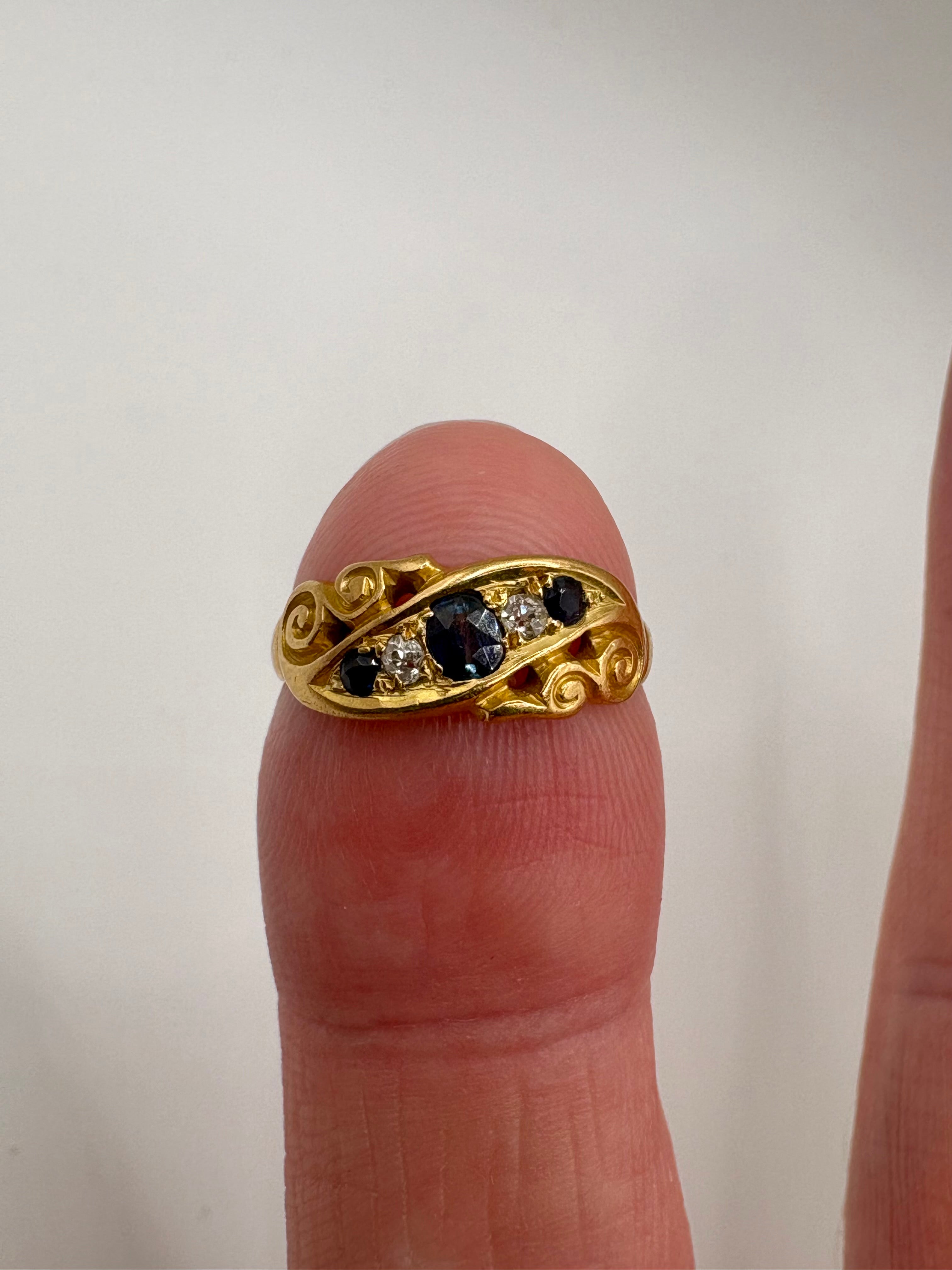 18ct gold vintage sapphire and diamond gypsy ring