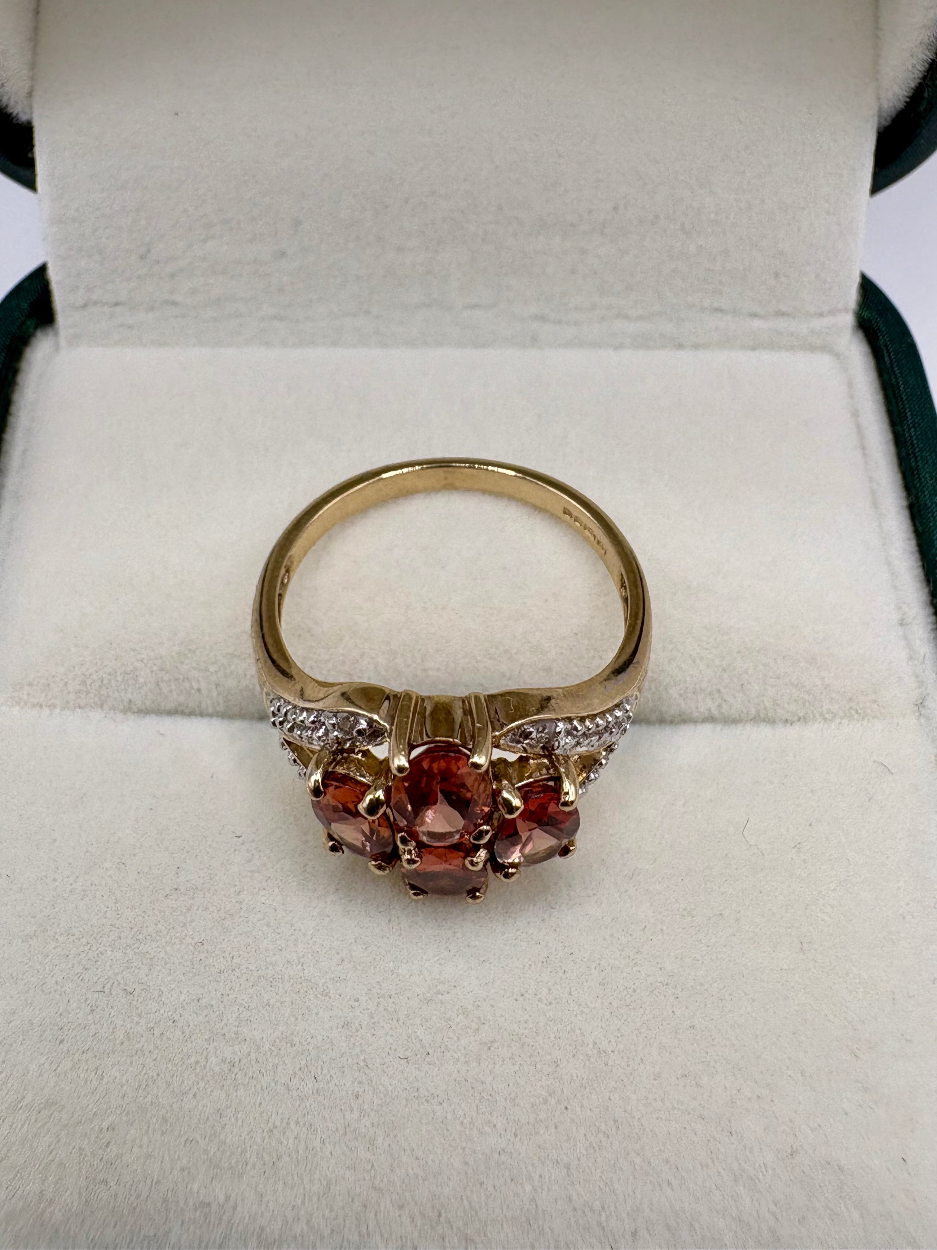 9ct gold heavy quartz and diamond ring