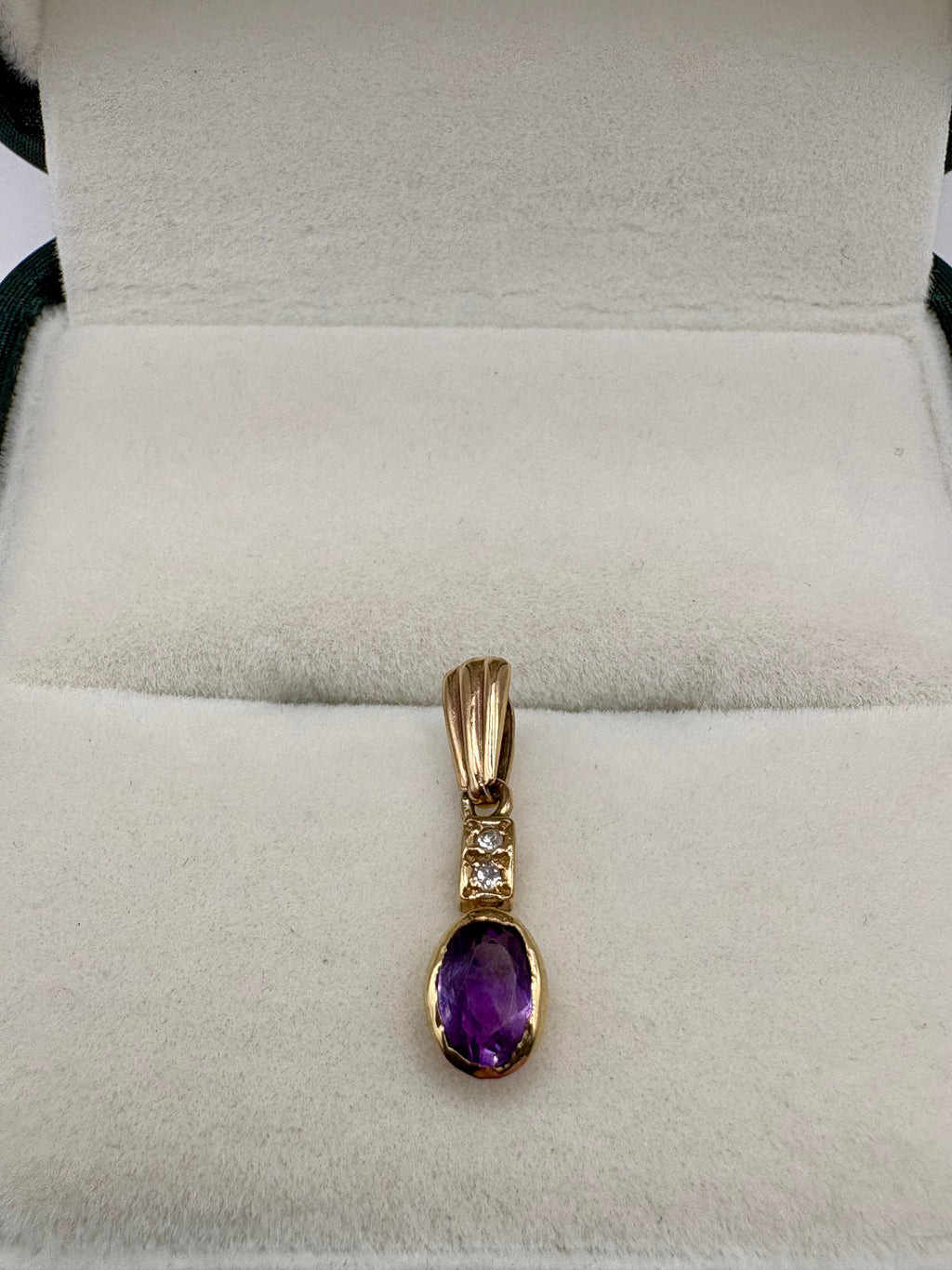 9ct gold amethyst and diamond pendant