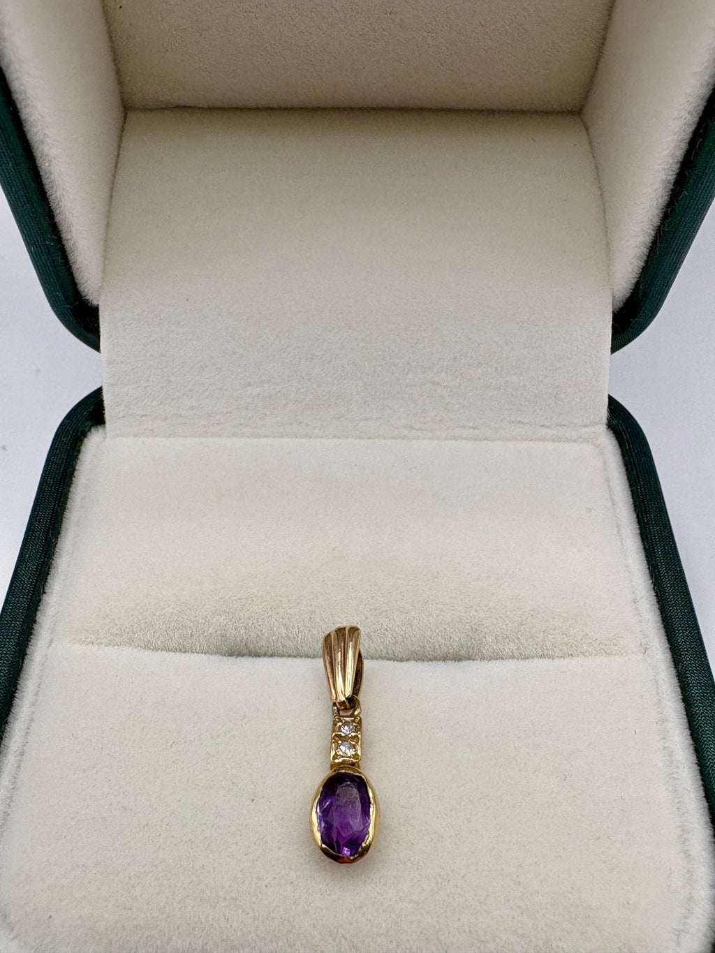9ct gold amethyst and diamond pendant