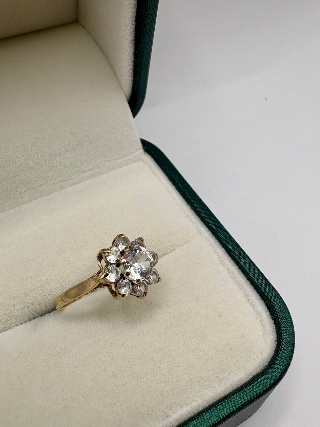 9ct gold vintage 1975 synthetic spinel ring