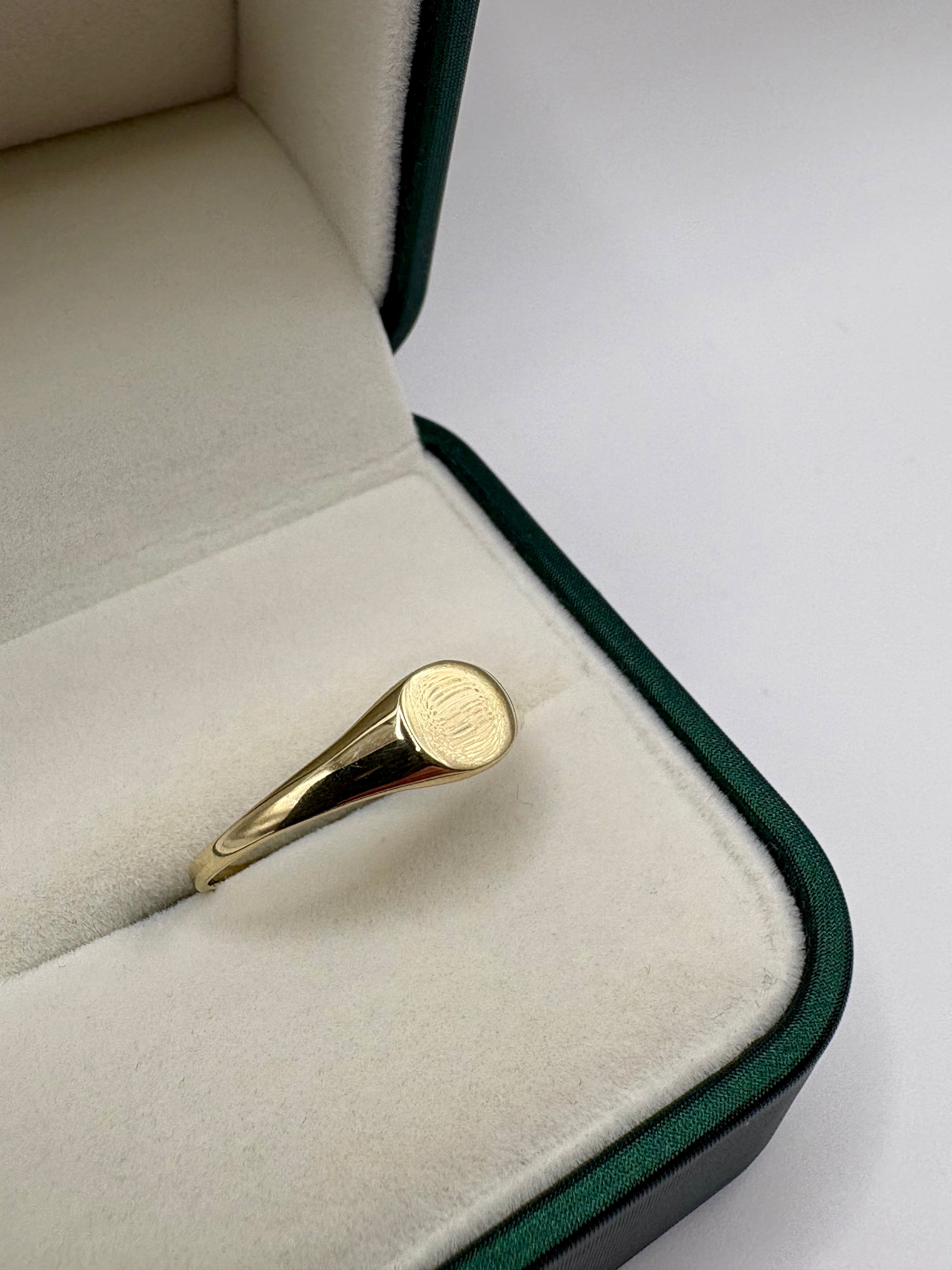 9ct gold signet ring