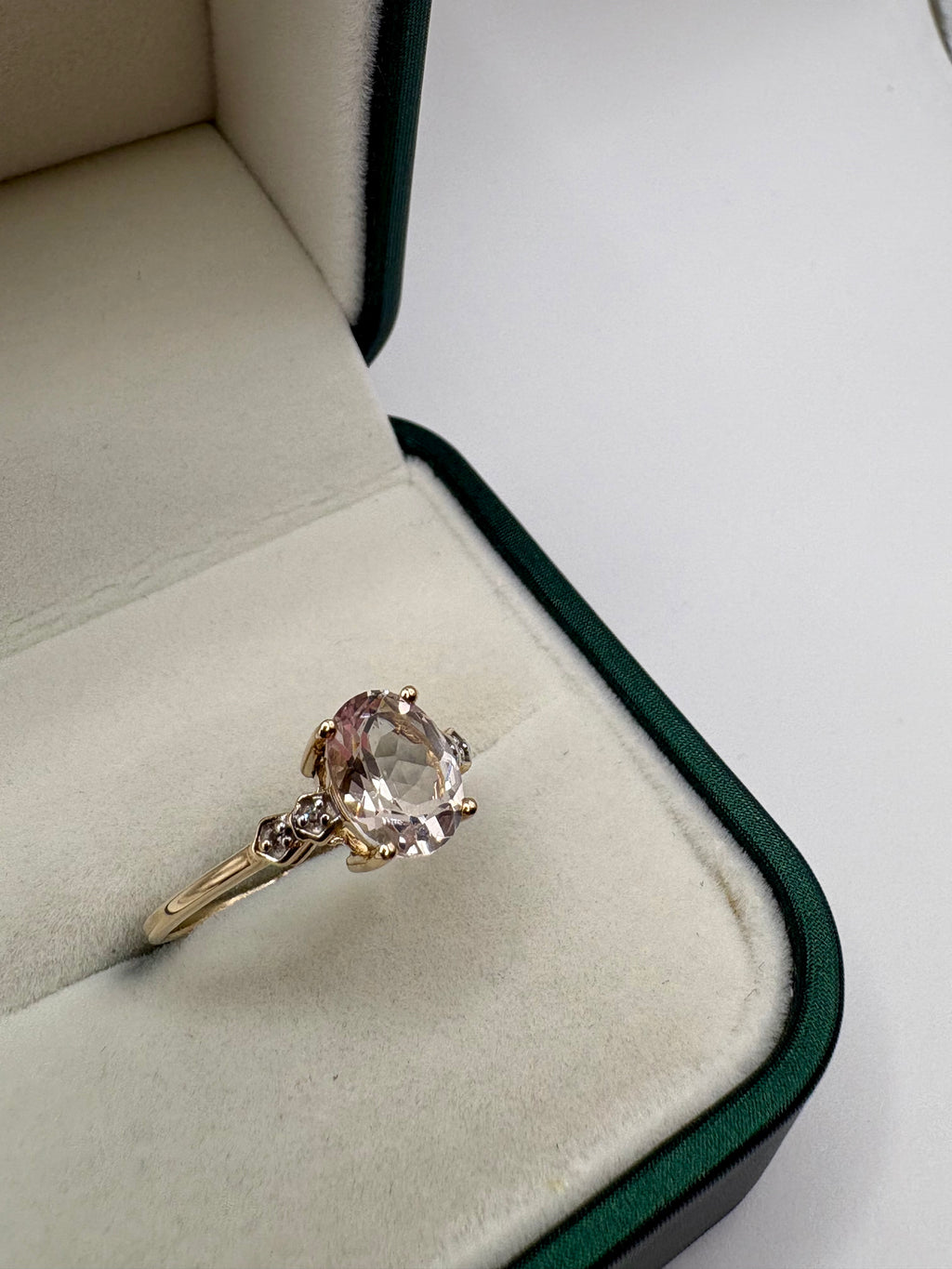 9ct gold morganite and diamond ring