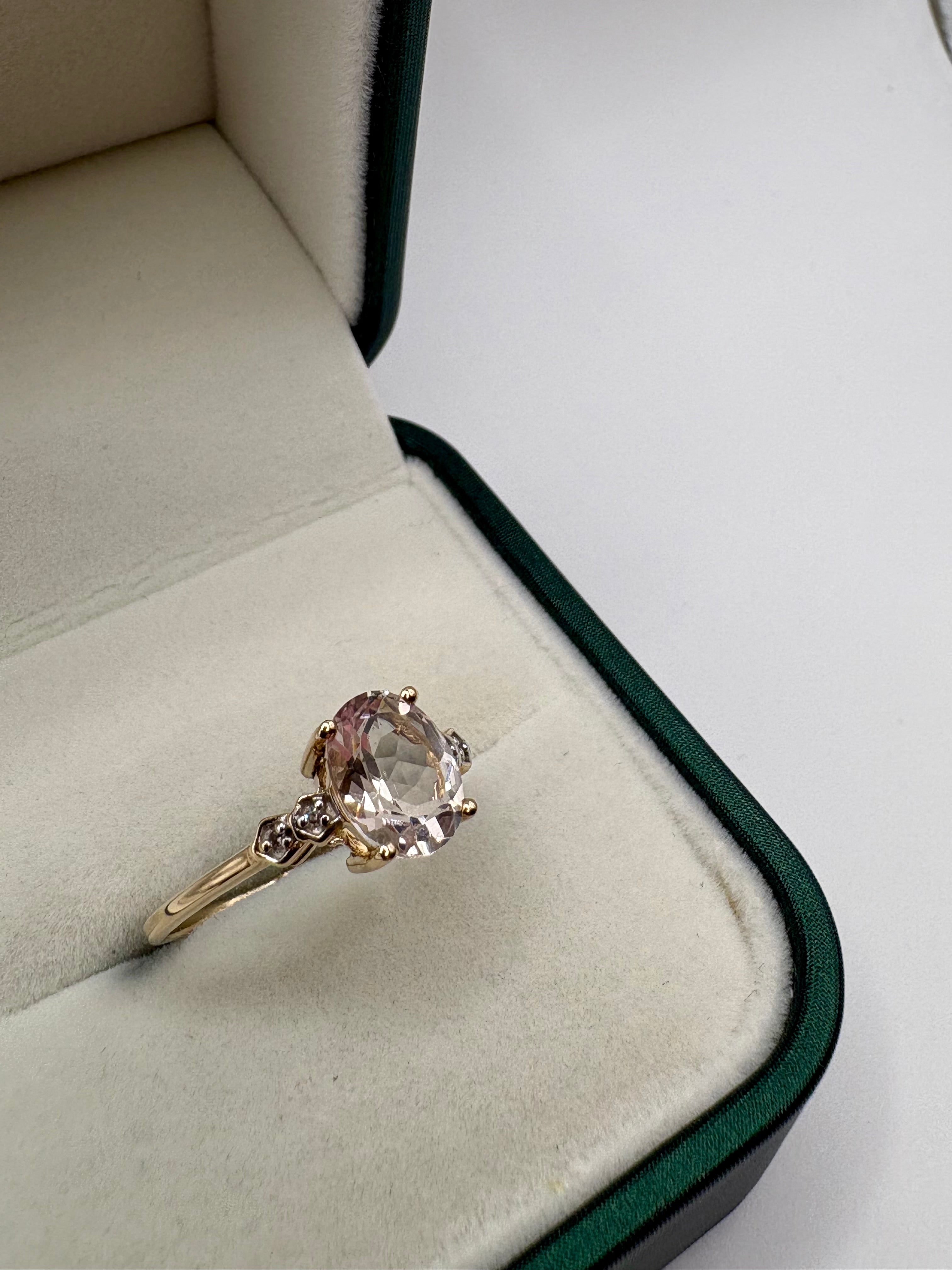 9ct gold morganite and diamond ring