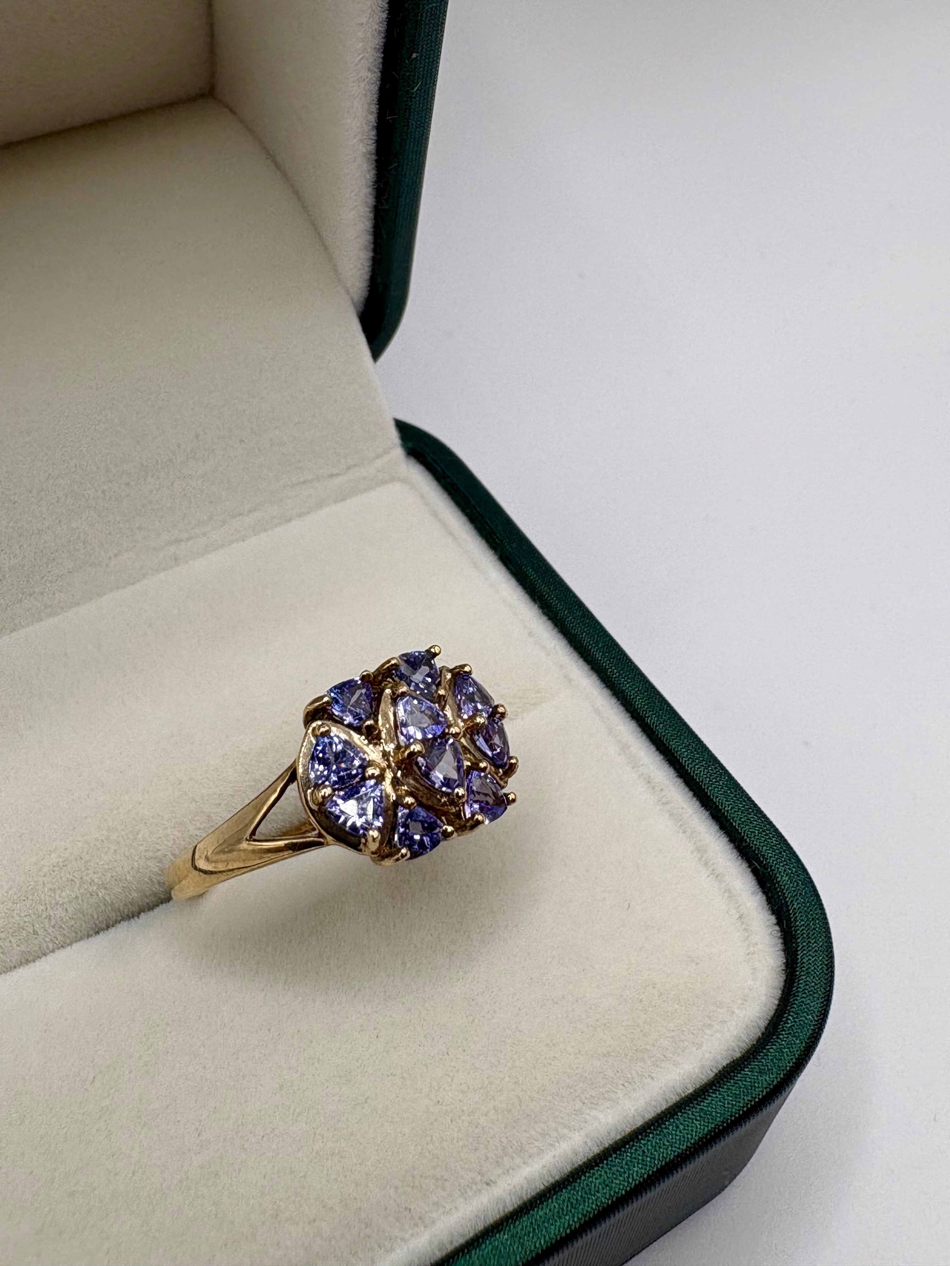 9ct gold tanzanite ring