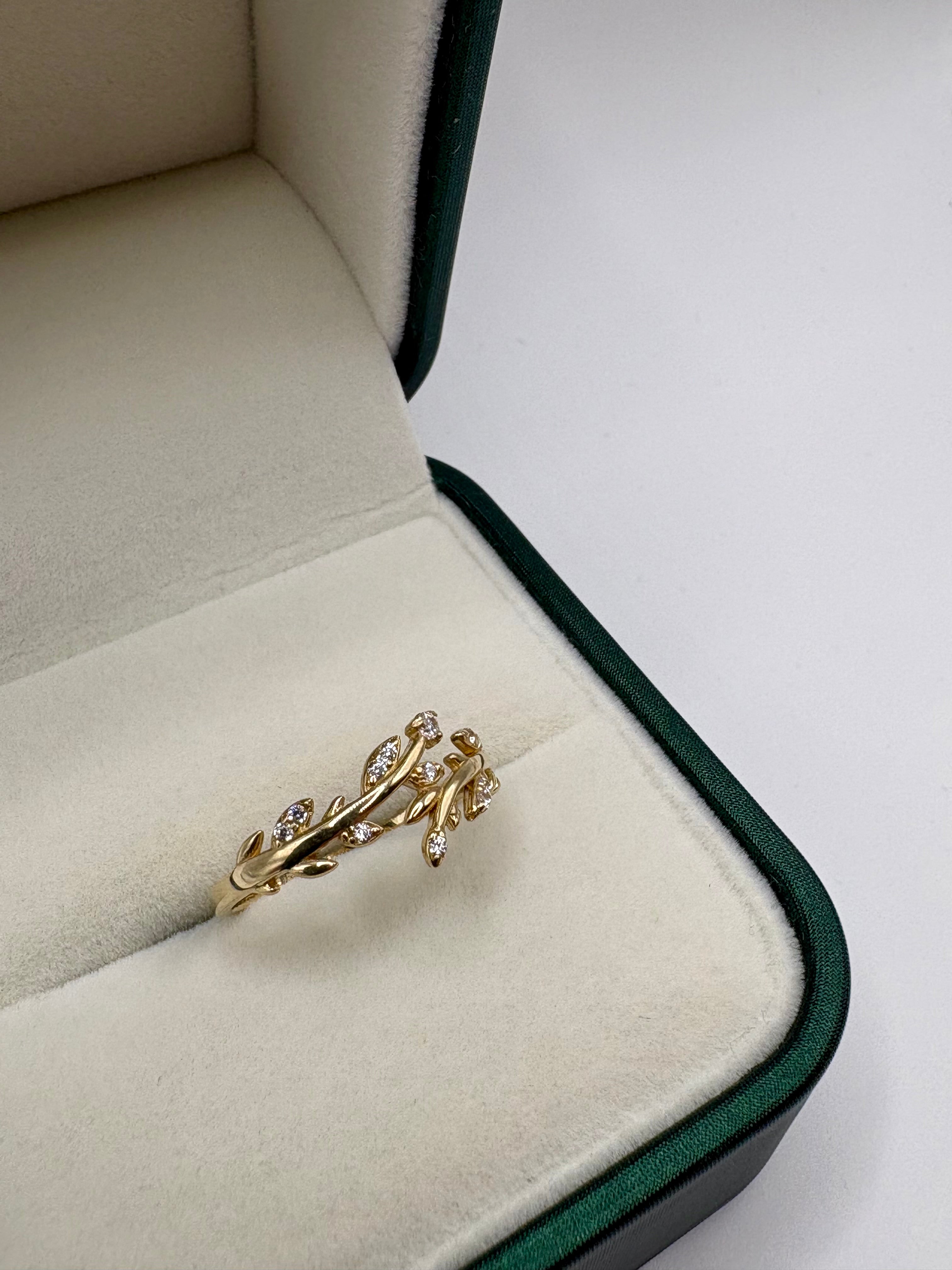9ct gold leaf zircon ring