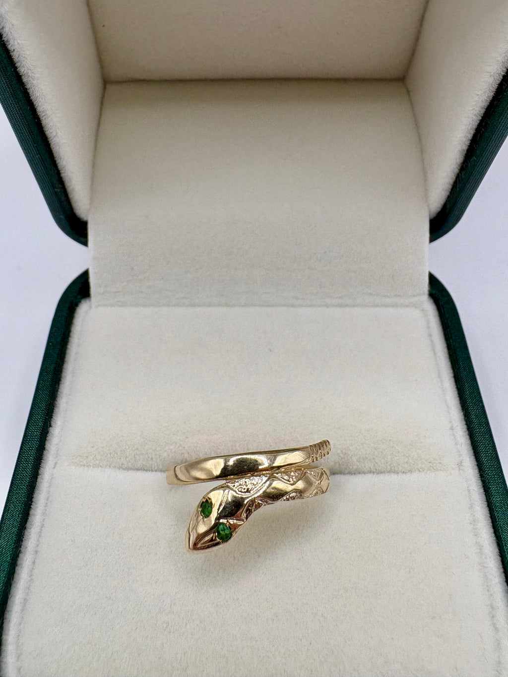 9ct gold emerald snake ring