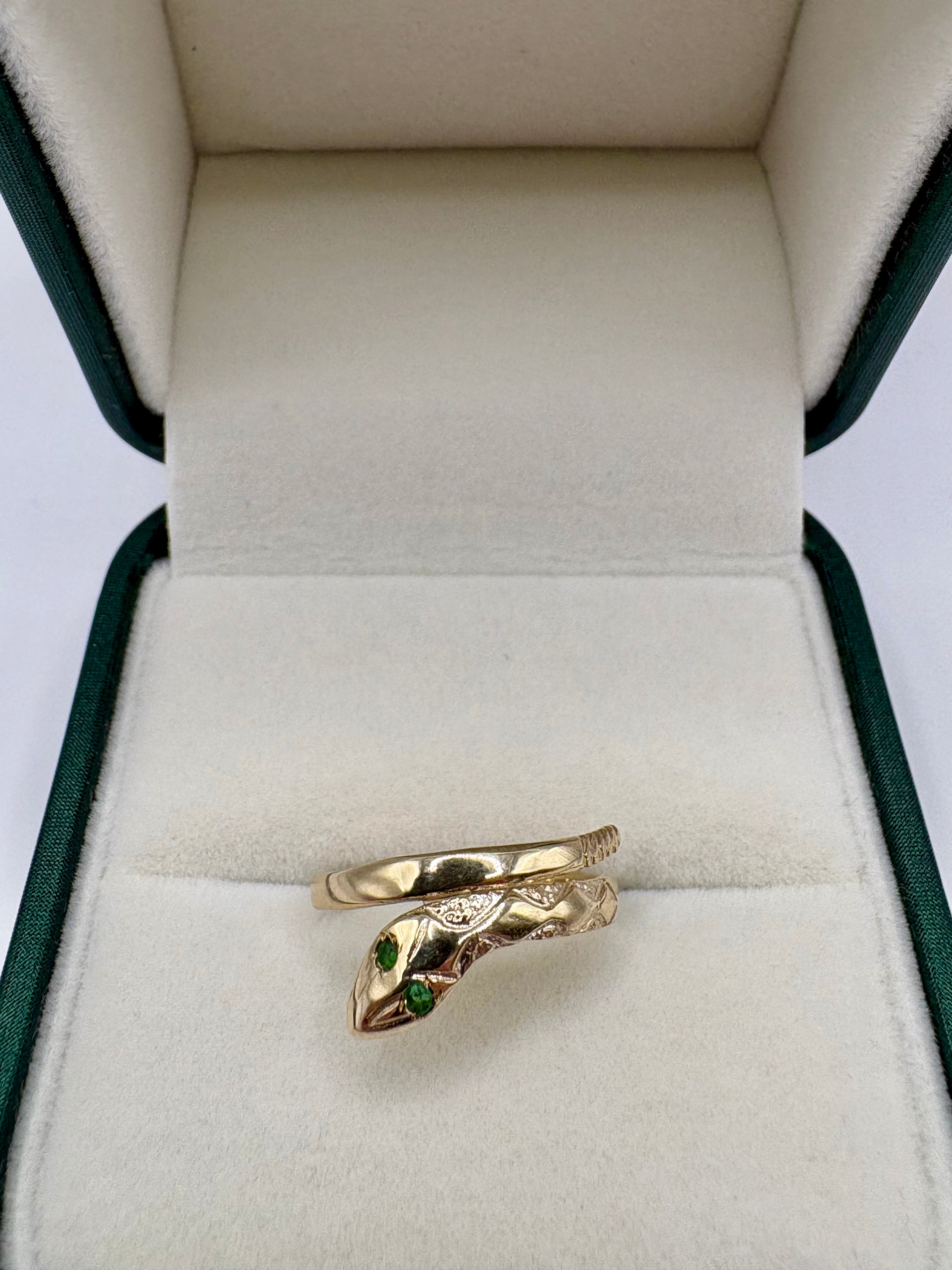 9ct gold emerald snake ring