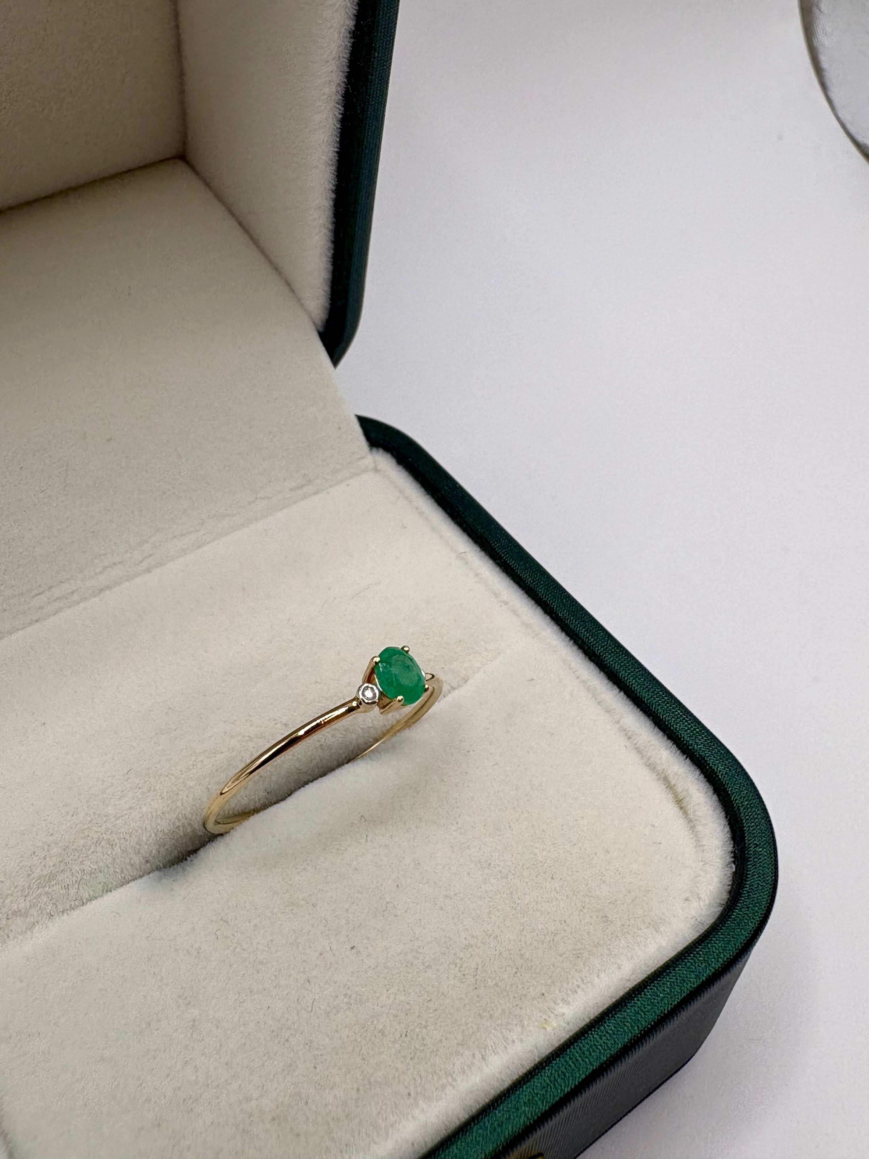 9ct gold diamond and emerald ring