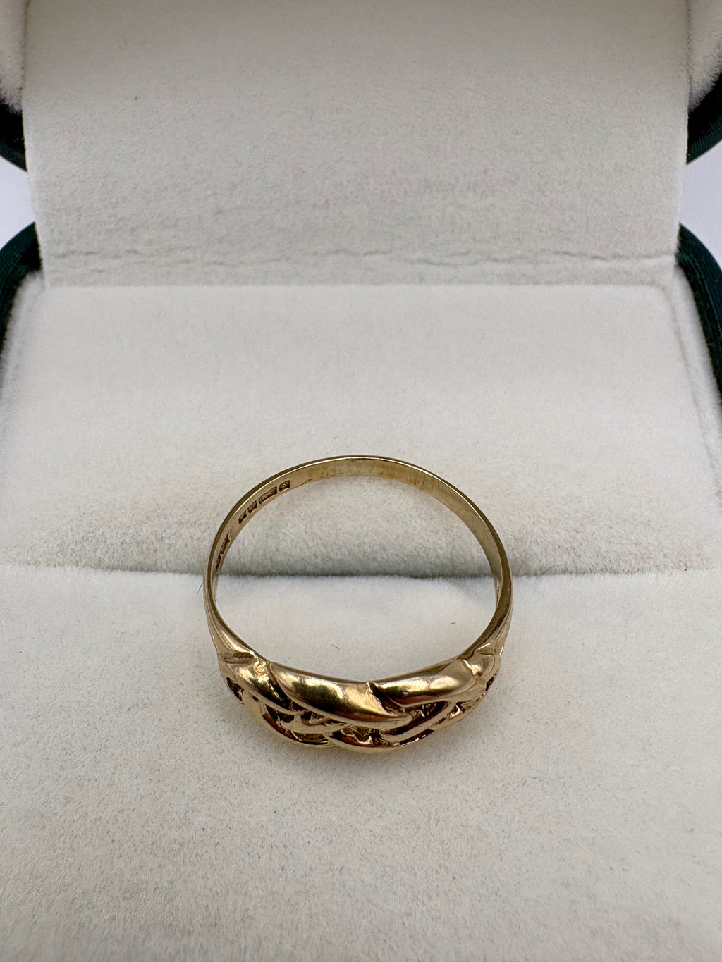 9ct gold celtic style ring