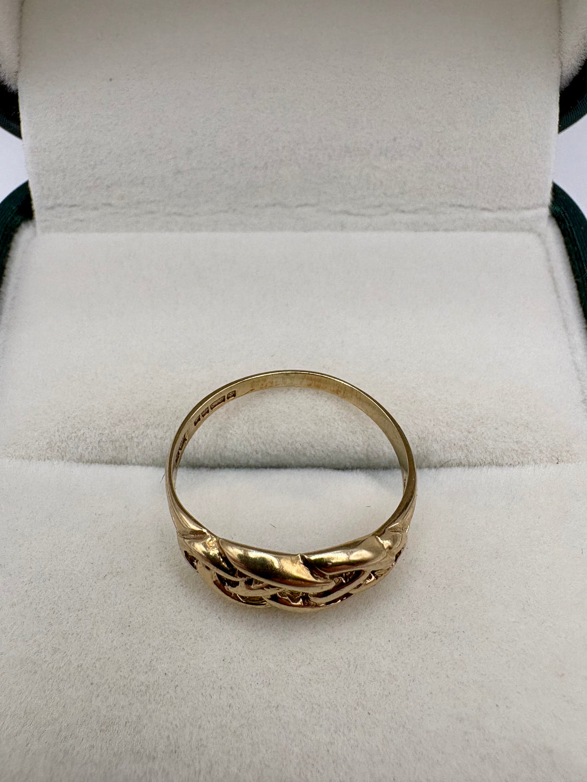9ct gold celtic style ring