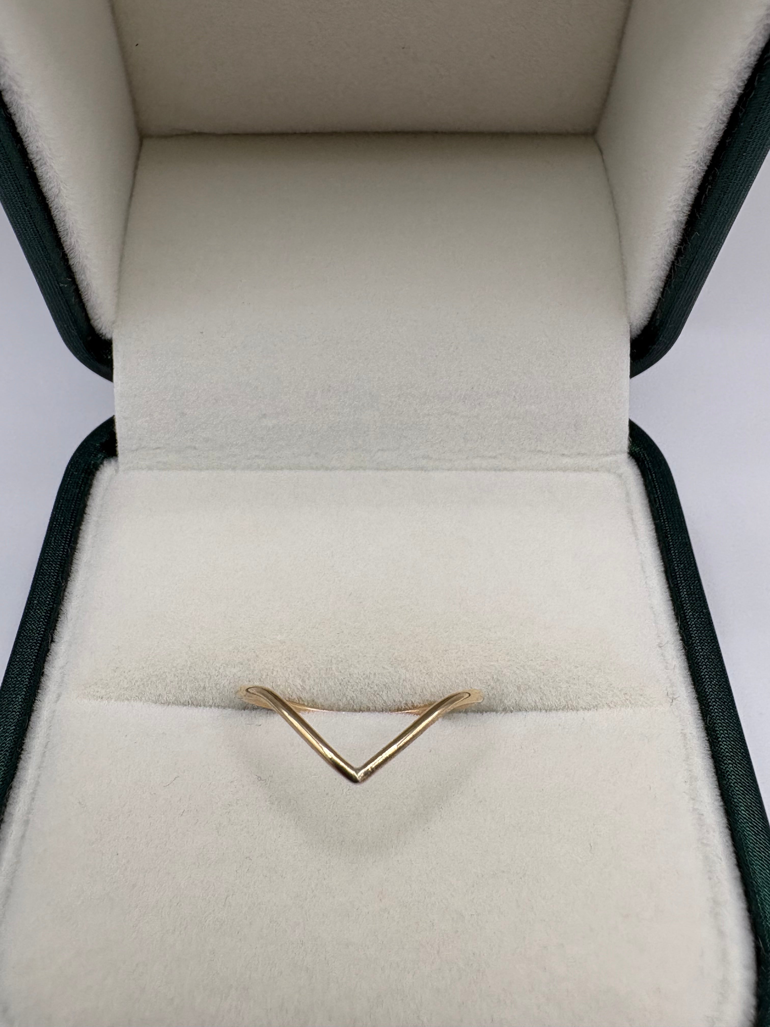 9ct gold wishbone ring