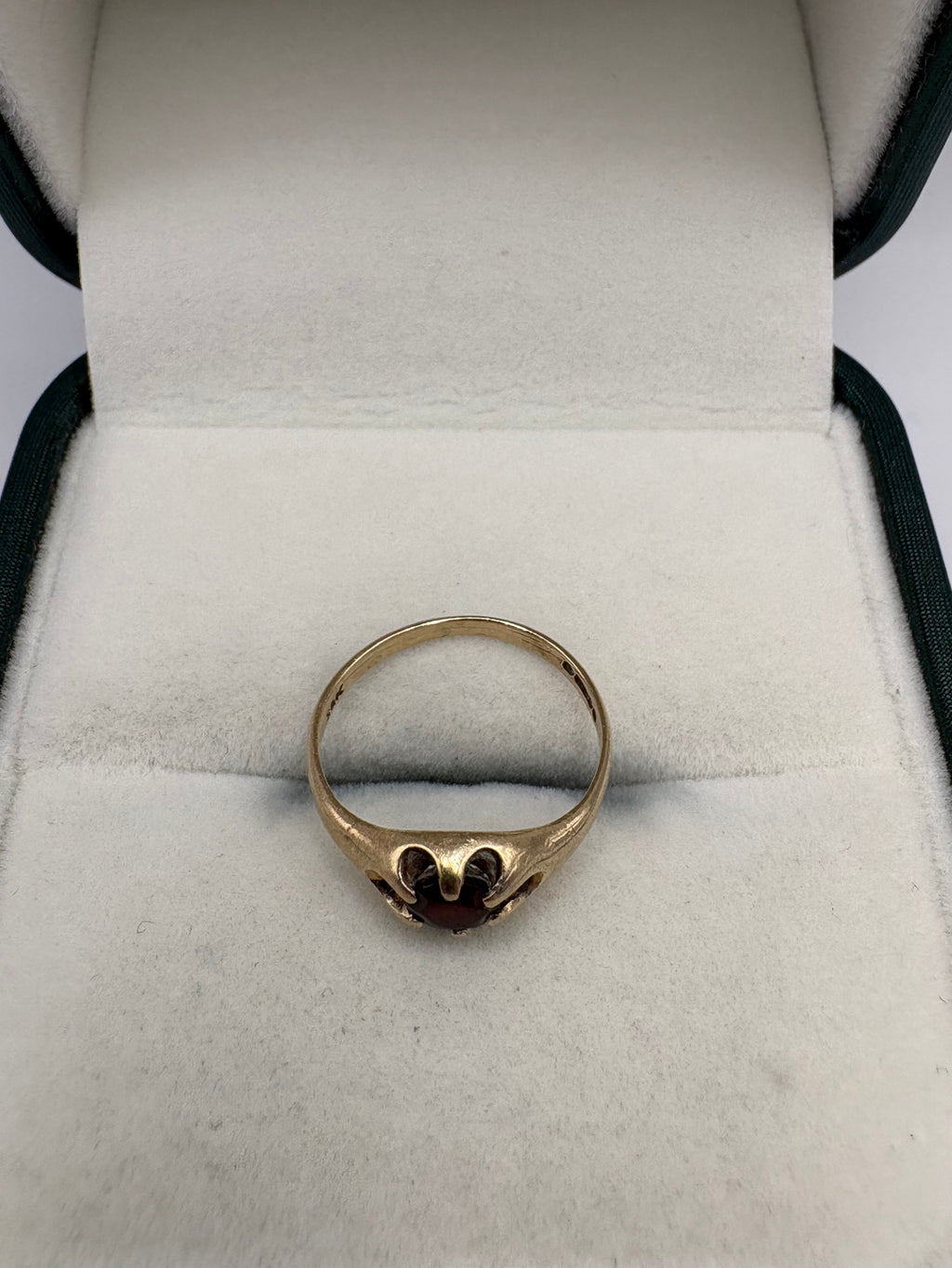 9ct gold garnet gypsy ring