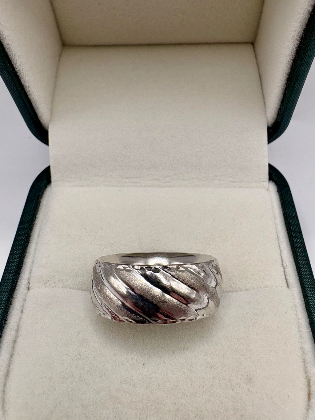 9ct white gold band ring