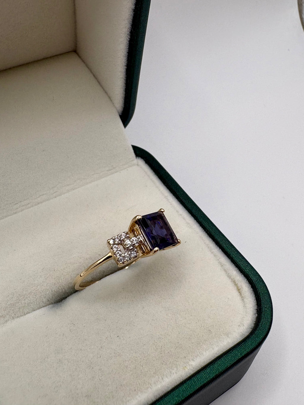 9ct gold iolite and diamond ring