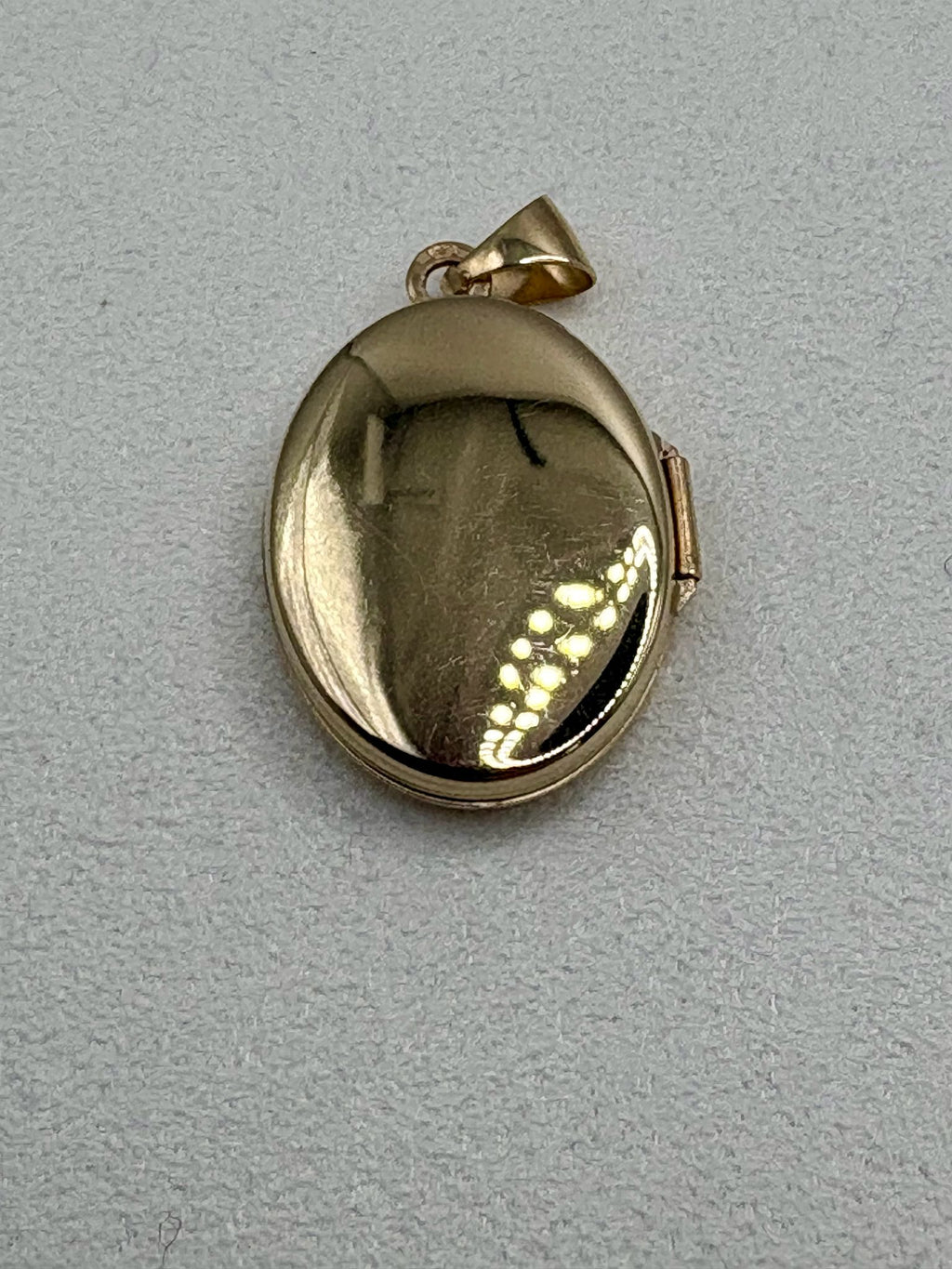 9ct gold engraved double locket