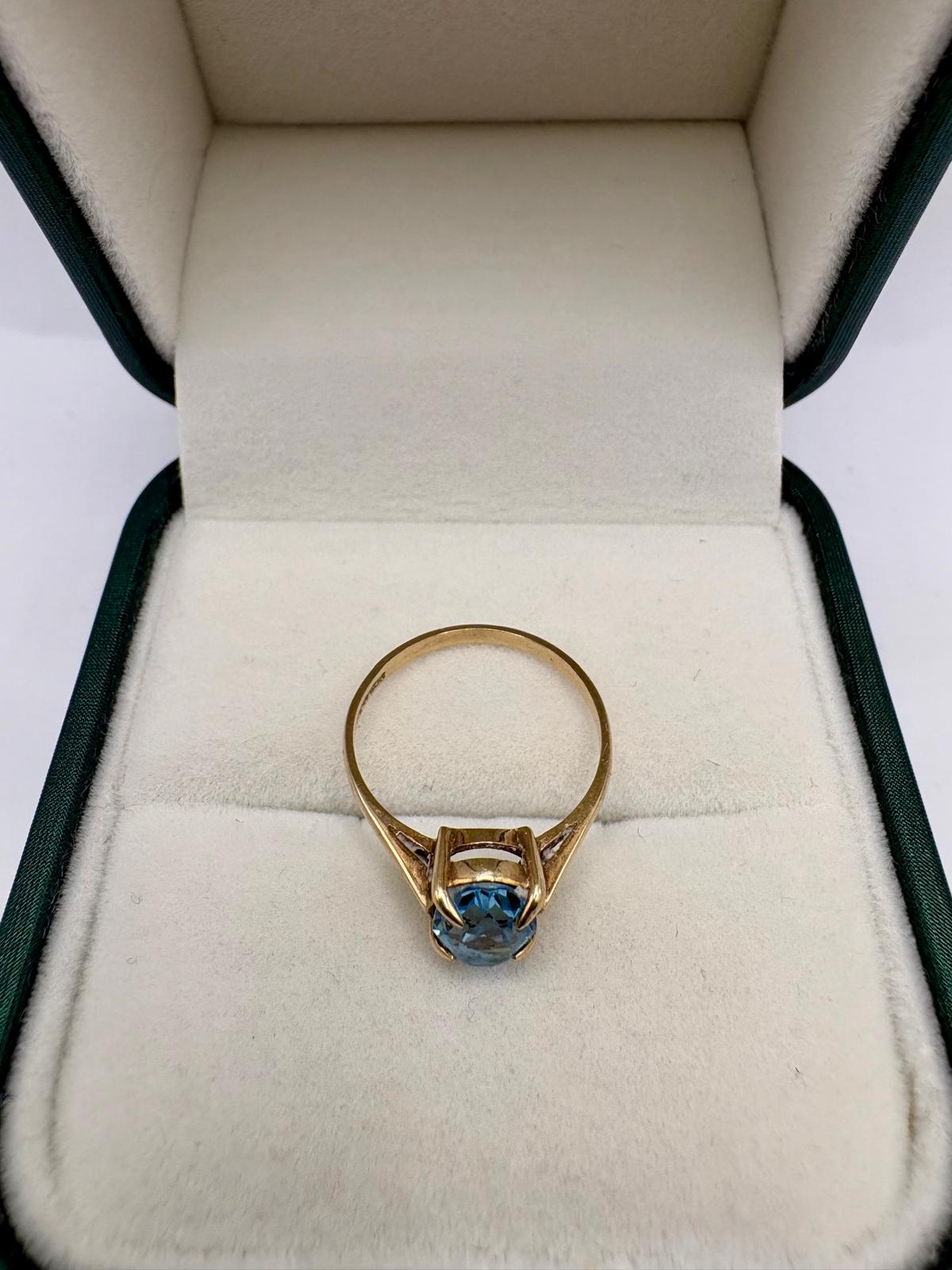 9ct gold topaz ring