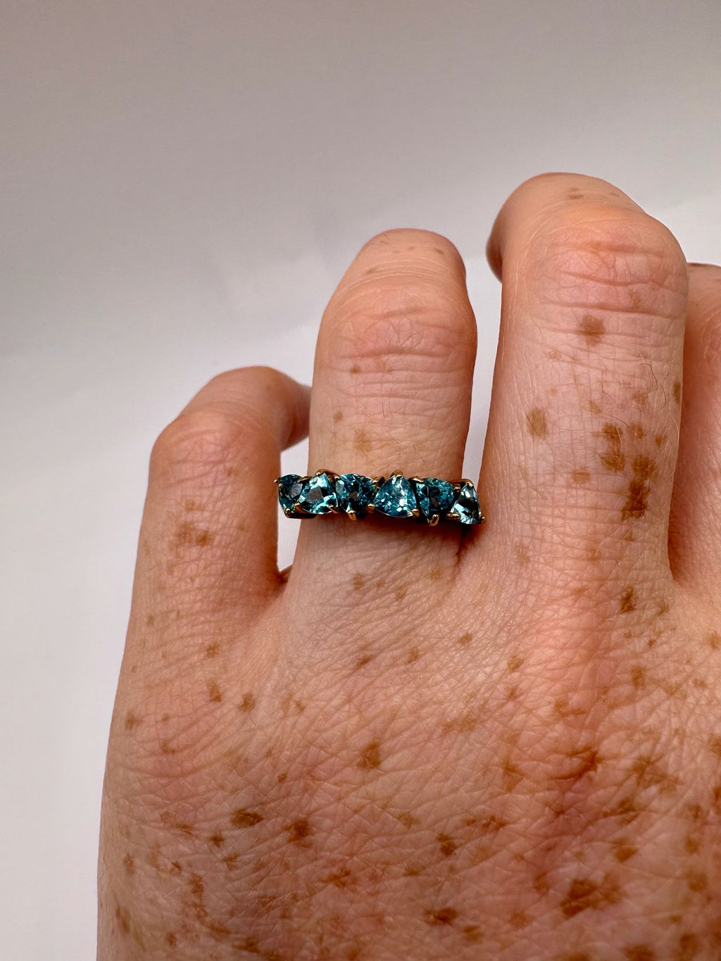 9ct gold topaz ring